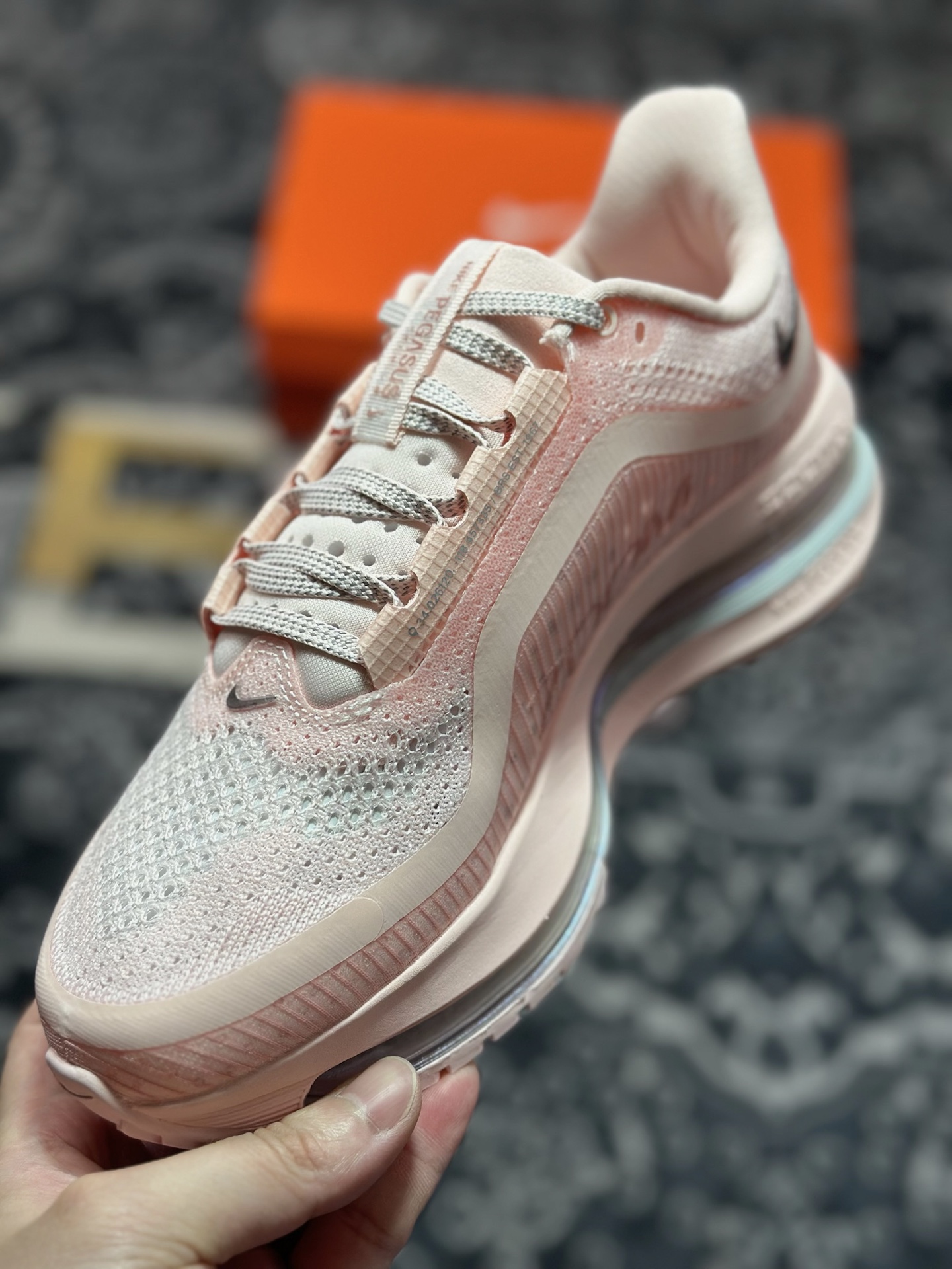 0 原装级别 NIKE PEGASUS PREMIUM耐克飞马公路跑步鞋  HQ2593-601