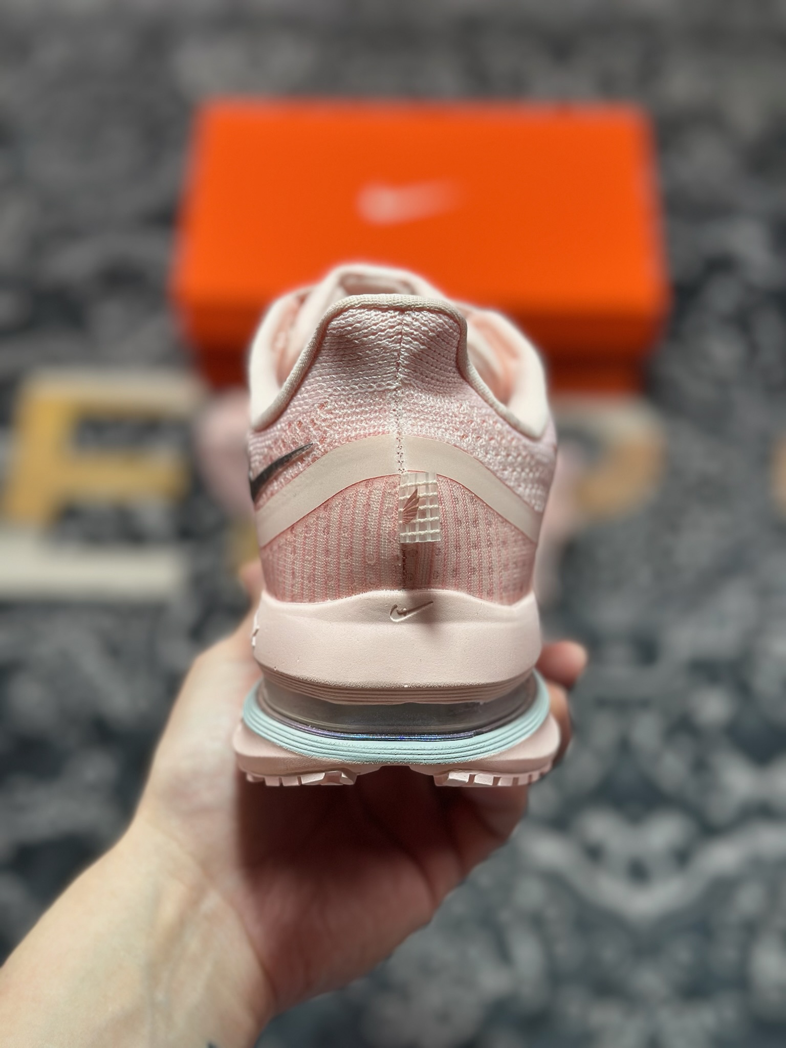 0 原装级别 NIKE PEGASUS PREMIUM耐克飞马公路跑步鞋  HQ2593-601