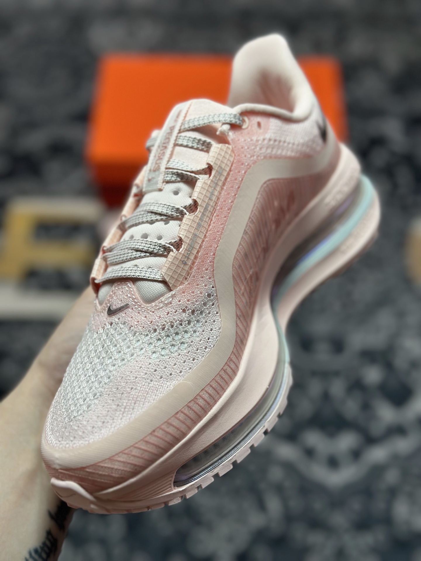 0 原装级别 NIKE PEGASUS PREMIUM耐克飞马公路跑步鞋  HQ2593-601