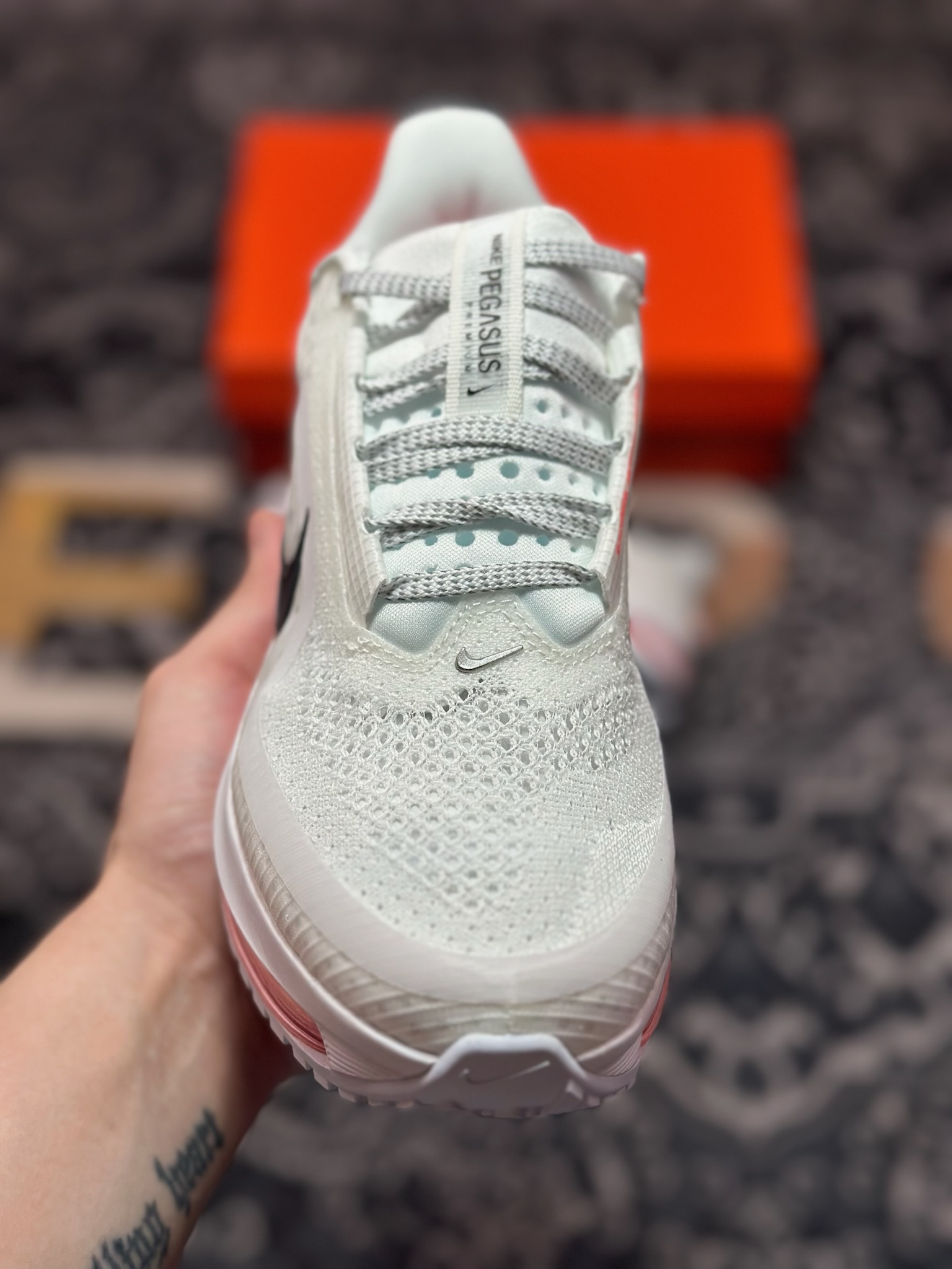 0 原装级别 NIKE PEGASUS PREMIUM耐克飞马公路跑步鞋  HQ2592-101