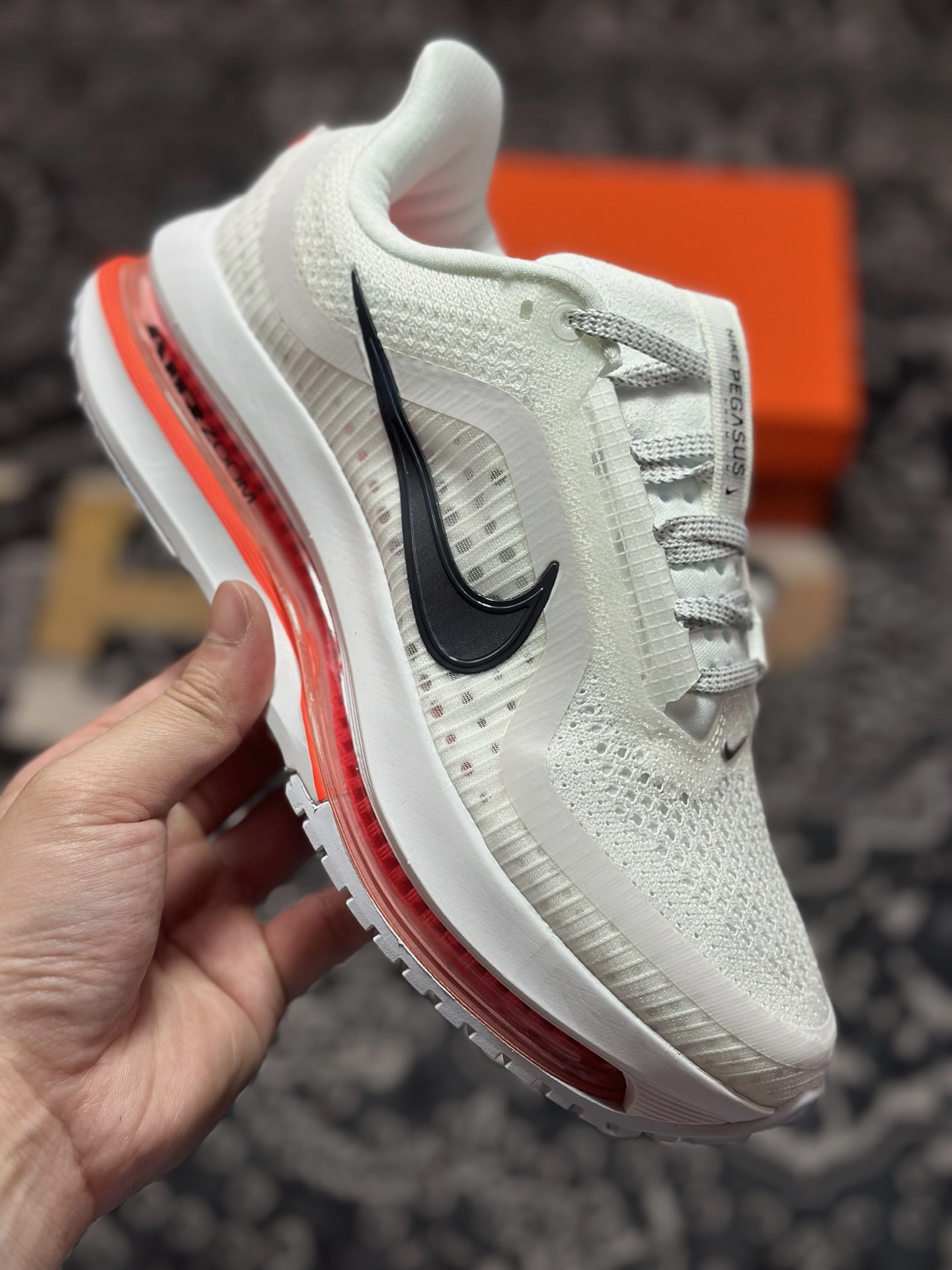 0 原装级别 NIKE PEGASUS PREMIUM耐克飞马公路跑步鞋  HQ2592-101