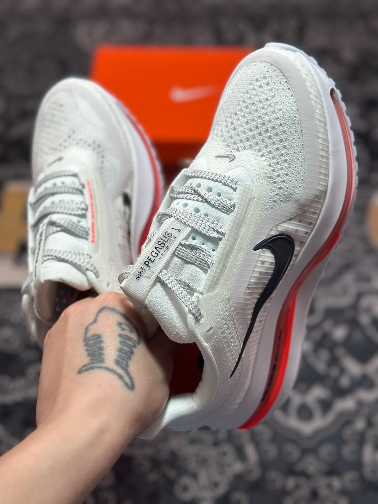 0 原装级别 NIKE PEGASUS PREMIUM耐克飞马公路跑步鞋  HQ2592-101