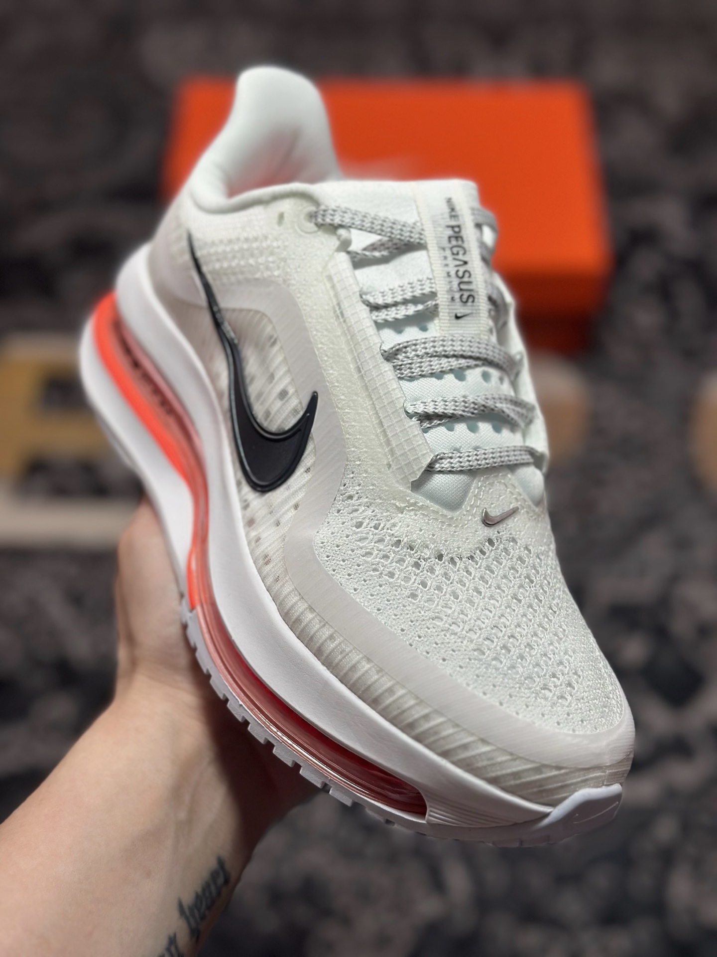 0 原装级别 NIKE PEGASUS PREMIUM耐克飞马公路跑步鞋  HQ2592-101