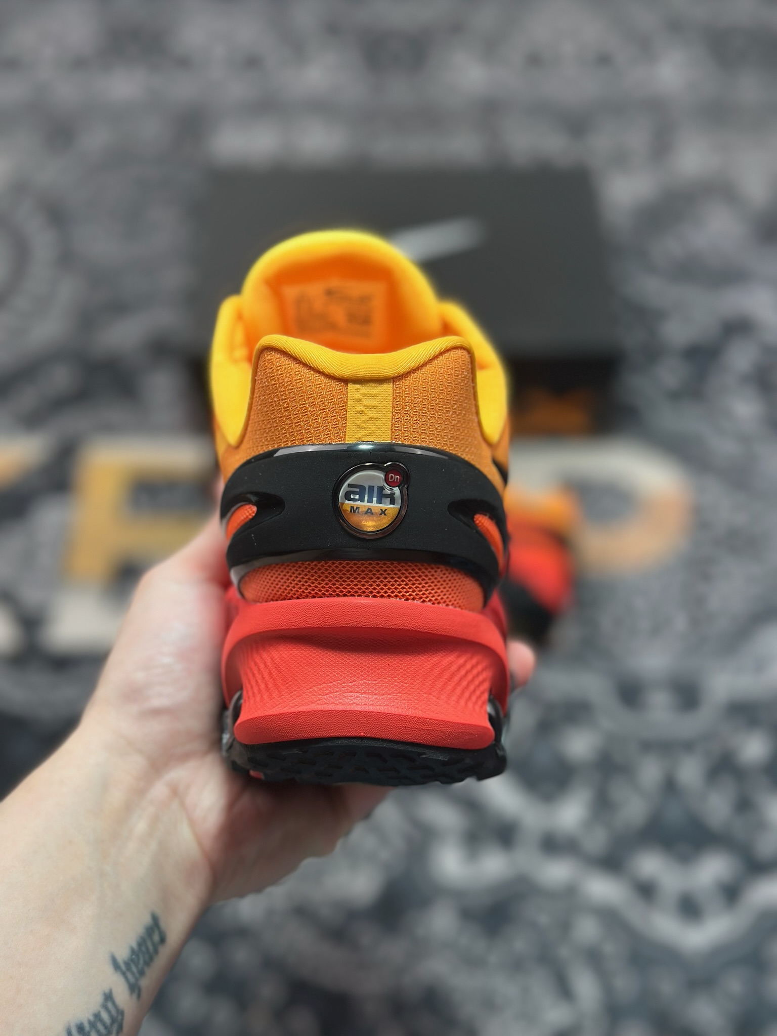 原装级别 Nk Air Max Dn8 耐克运动舒适减震气垫跑步鞋 HF5509-002