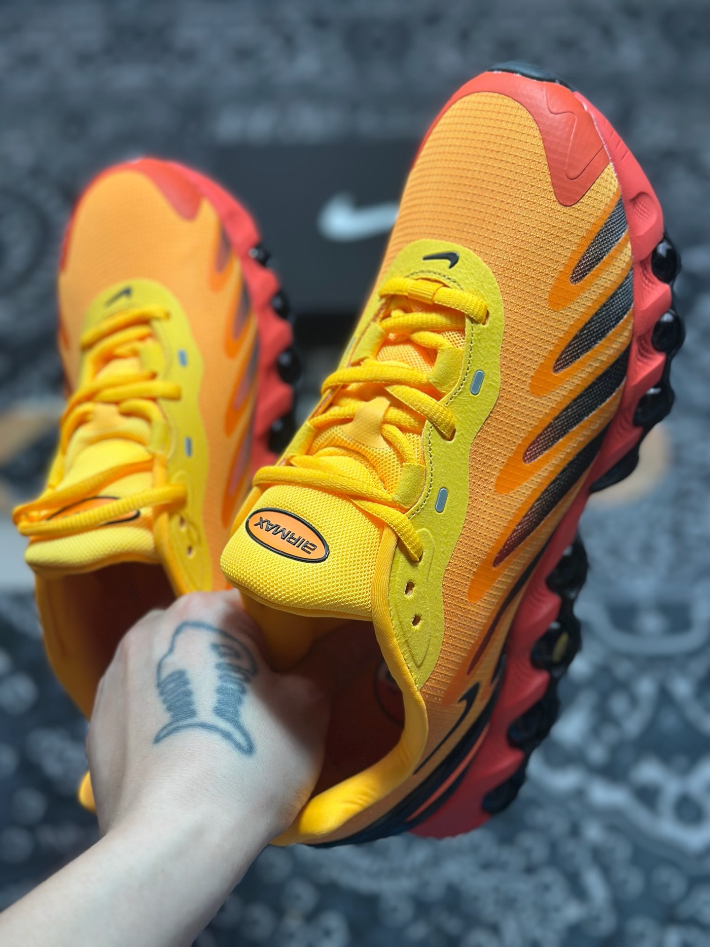 原装级别 Nk Air Max Dn8 耐克运动舒适减震气垫跑步鞋 HF5509-002