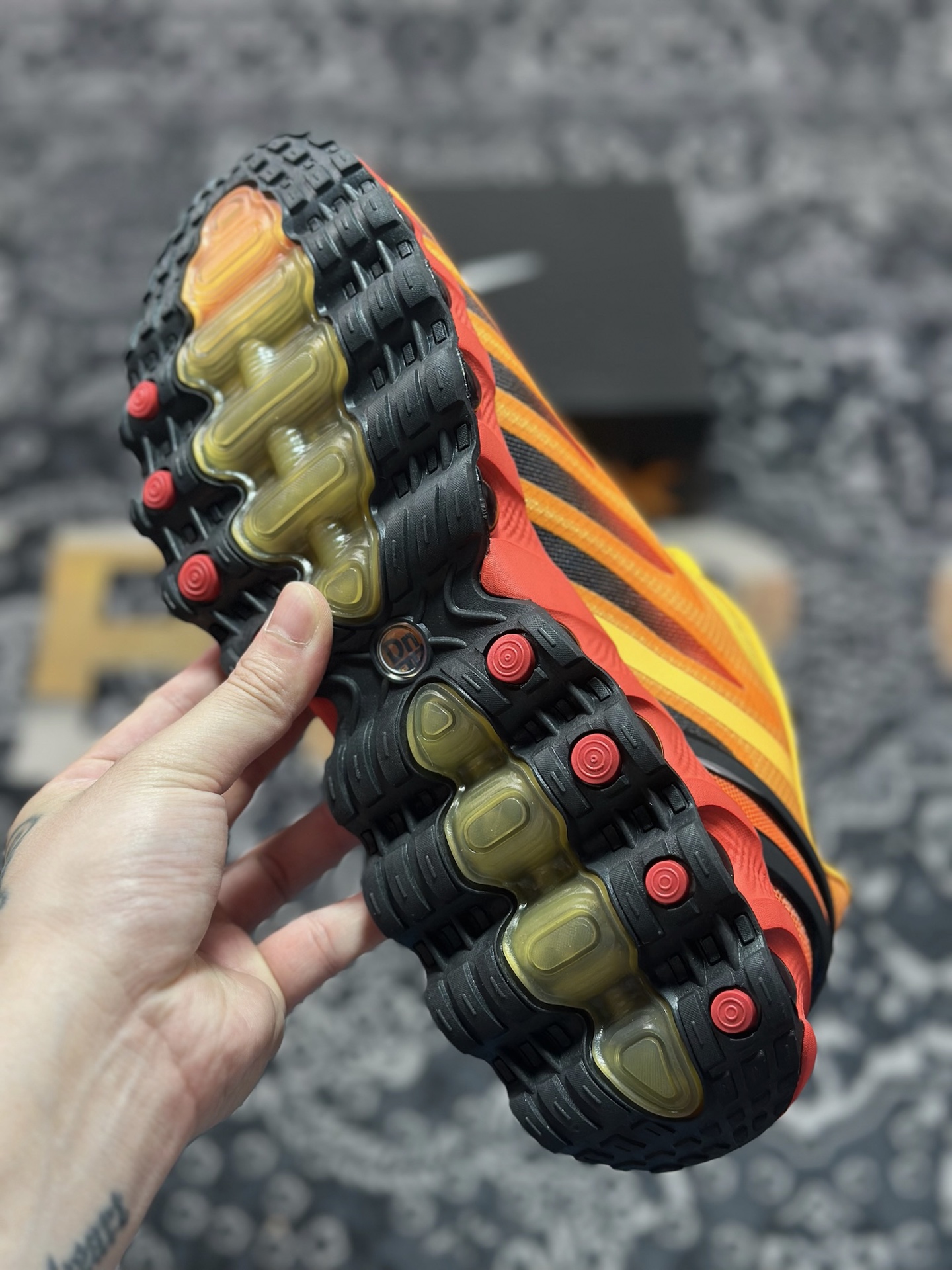 原装级别 Nk Air Max Dn8 耐克运动舒适减震气垫跑步鞋 HF5509-002