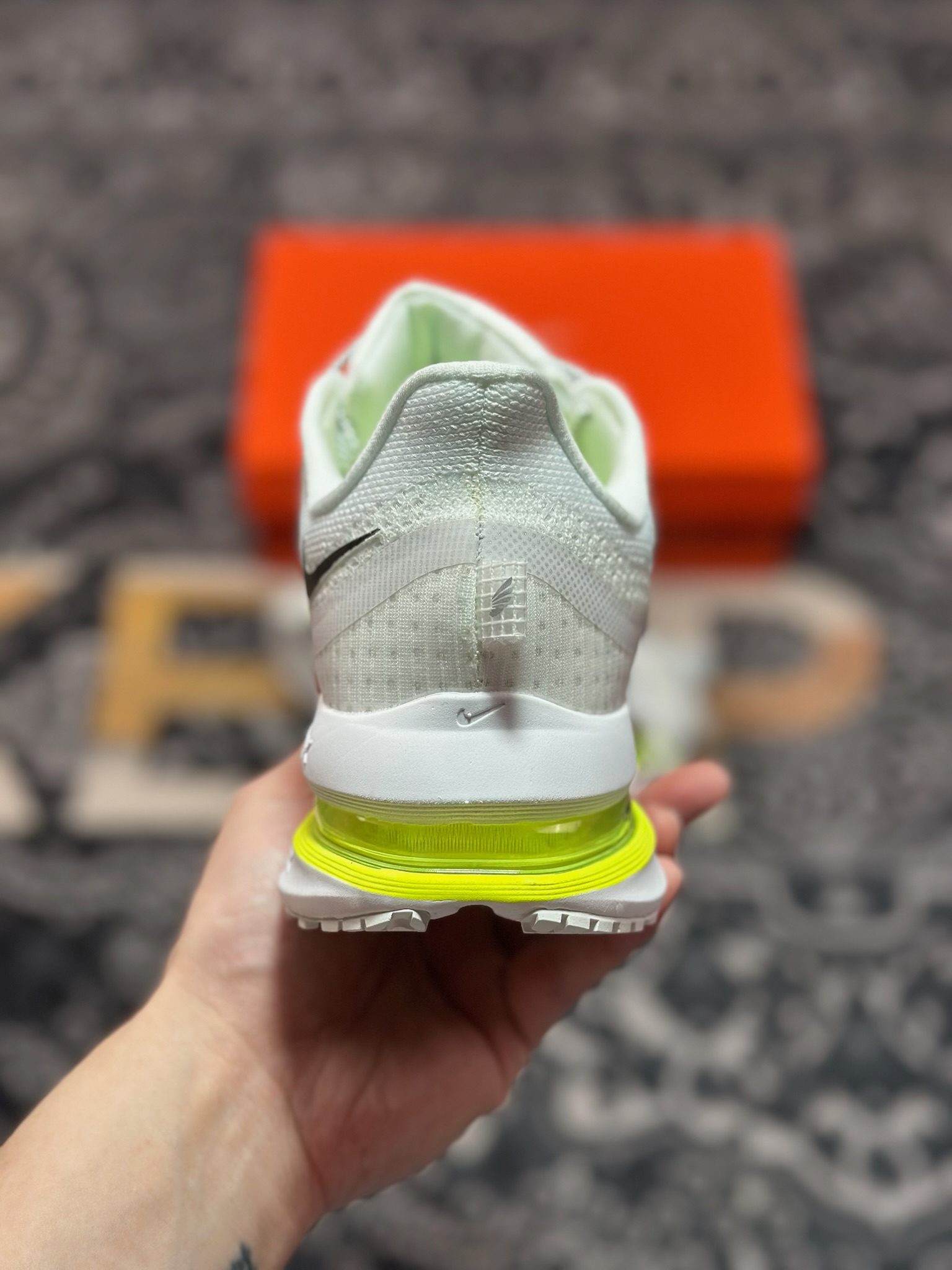原装级别 NIKE PEGASUS PREMIUM耐克飞马公路跑步鞋 HQ2592-100