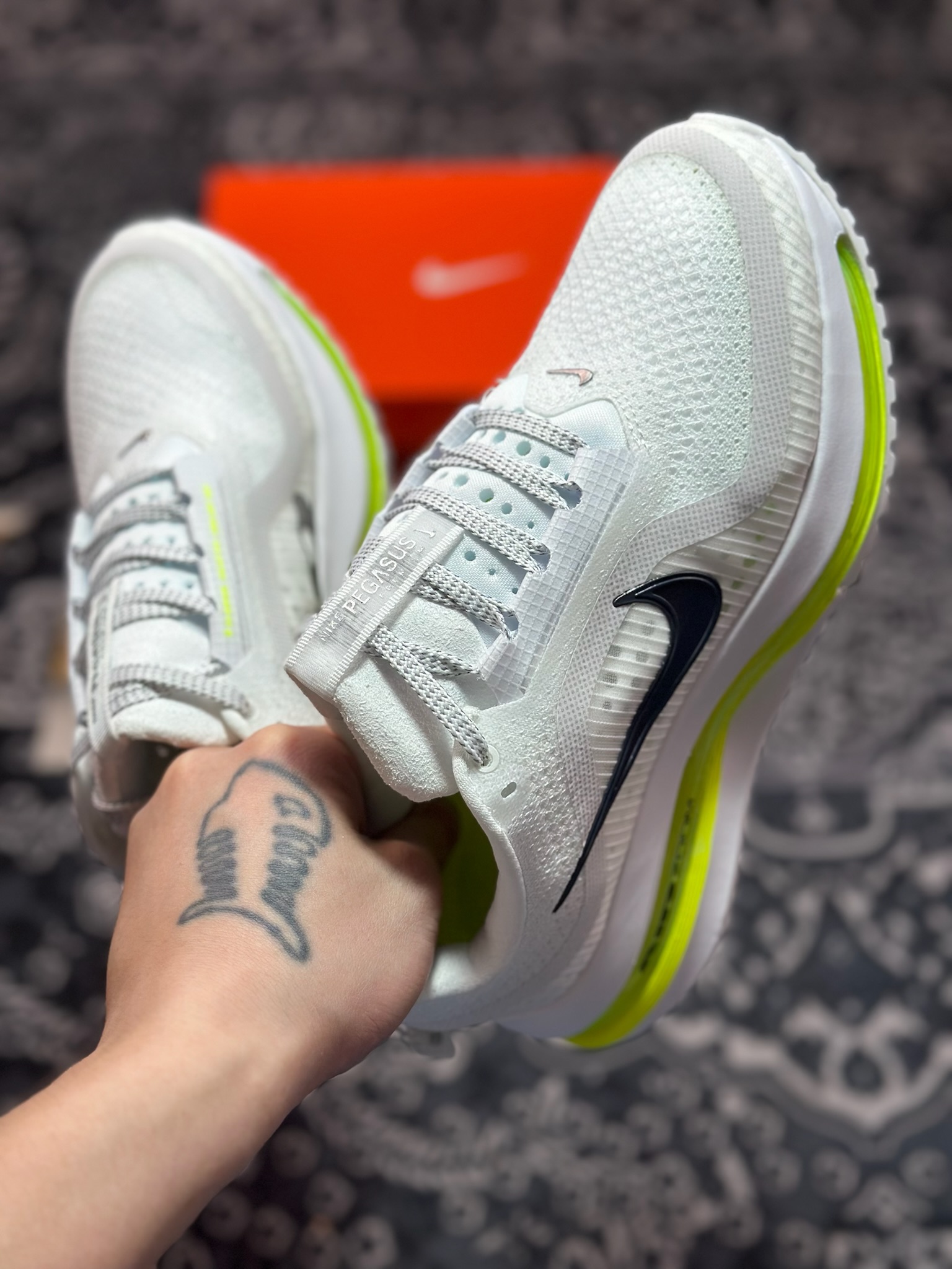 原装级别 NIKE PEGASUS PREMIUM耐克飞马公路跑步鞋 HQ2592-100