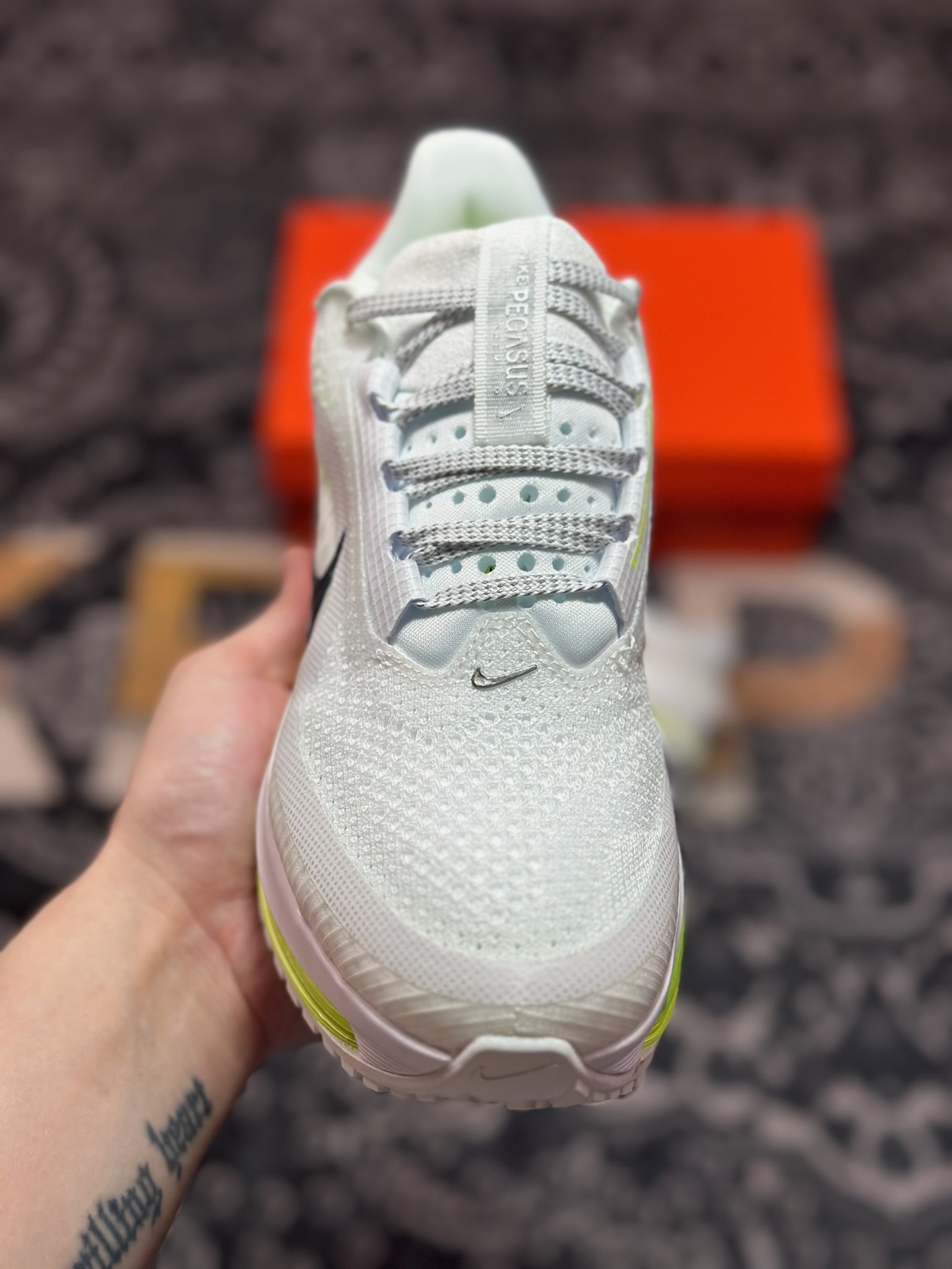 原装级别 NIKE PEGASUS PREMIUM耐克飞马公路跑步鞋 HQ2592-100