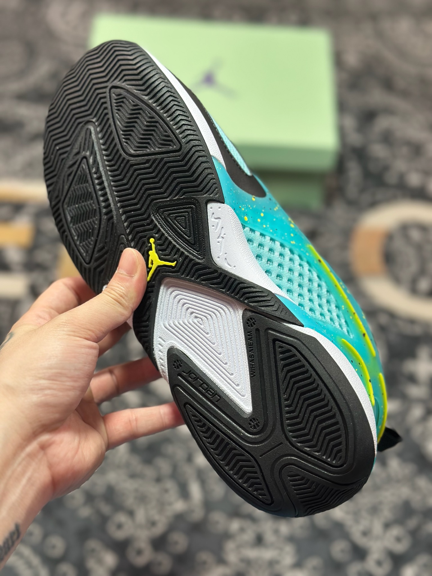 原装级别 Jordan Heir系列 Seattle Rotary 柔软舒适 防滑耐磨 低帮 篮球鞋 男 蓝黑