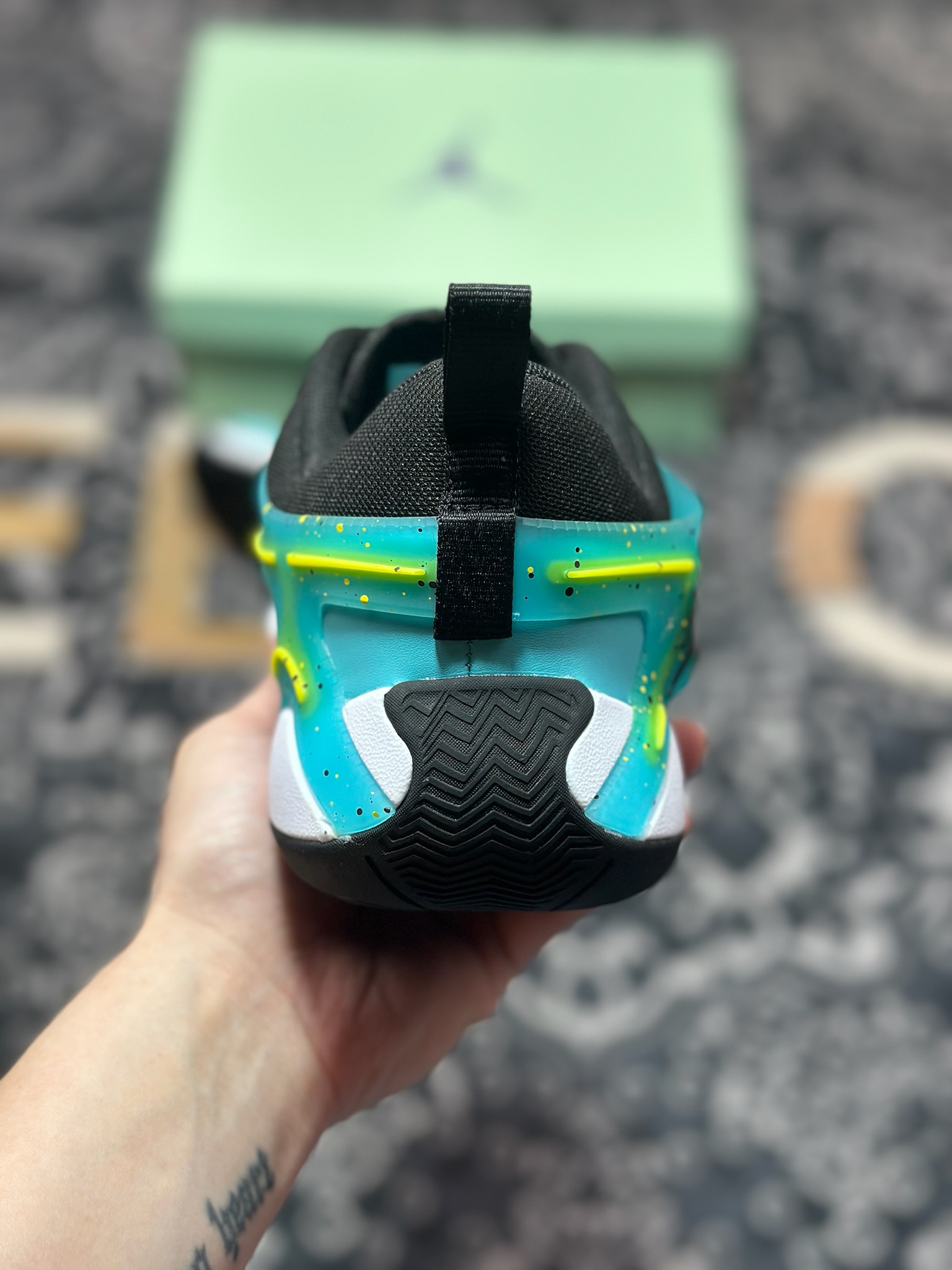 原装级别 Jordan Heir系列 Seattle Rotary 柔软舒适 防滑耐磨 低帮 篮球鞋 男 蓝黑