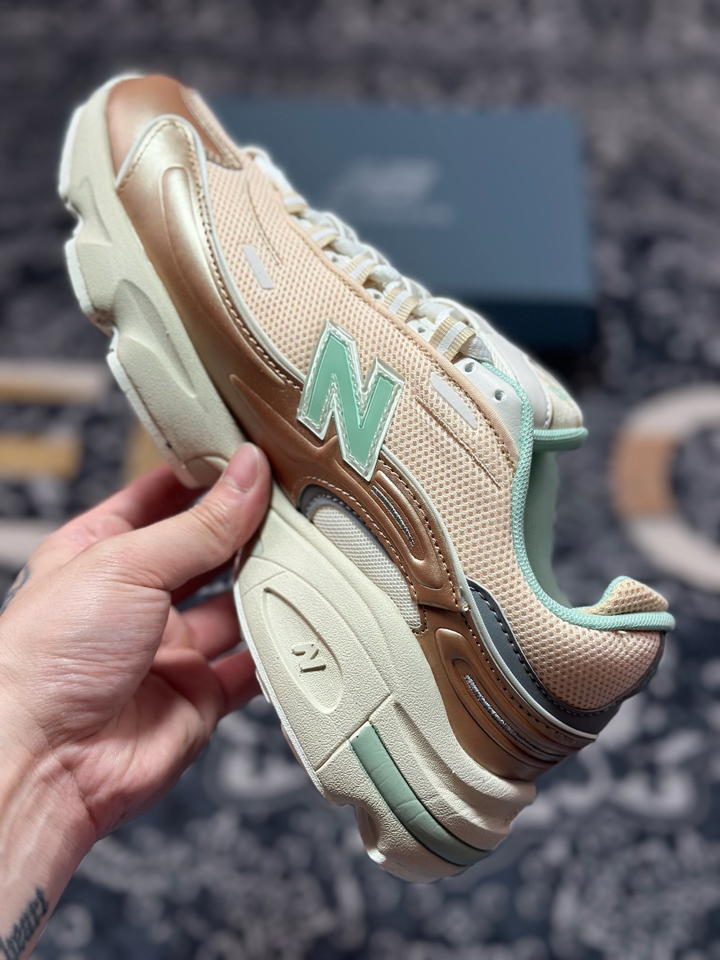 原装级别 New Balance 新百伦 M1000DG 复古休闲跑步鞋-High Quatity Cheap Brand wholesale wholesaler seller Clothes Bags handbags Sneakers Top Fashion Clothing Shoes from China Factory Chinese suppliers best Quality Beautiful Price 原装级别 New Balance 新百伦 M1000DG 复古休闲跑步鞋
