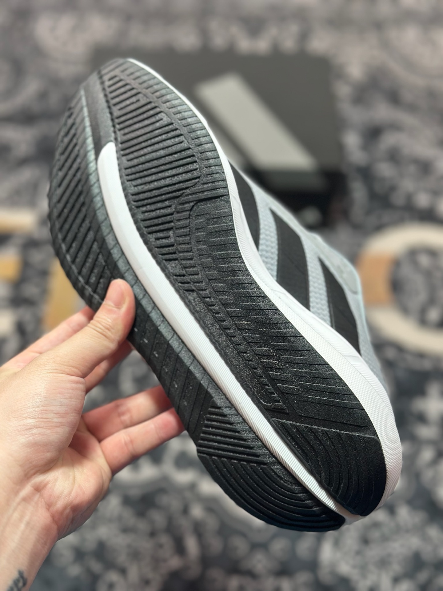 原装级别 adidas galaxy 7 GALAXY 7 舒适柔软防滑耐磨 低帮跑步鞋 ID8754-High Quatity Cheap Brand wholesale wholesaler seller Clothes Bags handbags Sneakers Top Fashion Clothing Shoes from China Factory Chinese suppliers best Quality Beautiful Price 原装级别 adidas galaxy 7 GALAXY 7 舒适柔软防滑耐磨 低帮跑步鞋 ID8754