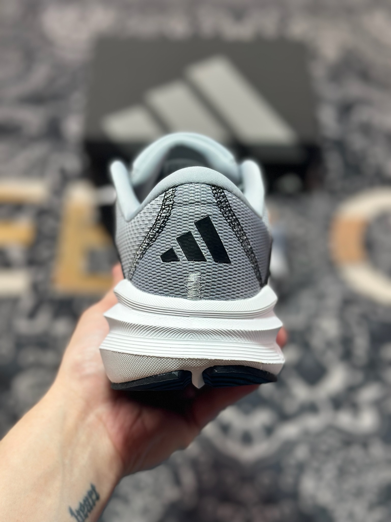 原装级别 adidas galaxy 7 GALAXY 7 舒适柔软防滑耐磨 低帮跑步鞋 ID8754-High Quatity Cheap Brand wholesale wholesaler seller Clothes Bags handbags Sneakers Top Fashion Clothing Shoes from China Factory Chinese suppliers best Quality Beautiful Price 原装级别 adidas galaxy 7 GALAXY 7 舒适柔软防滑耐磨 低帮跑步鞋 ID8754