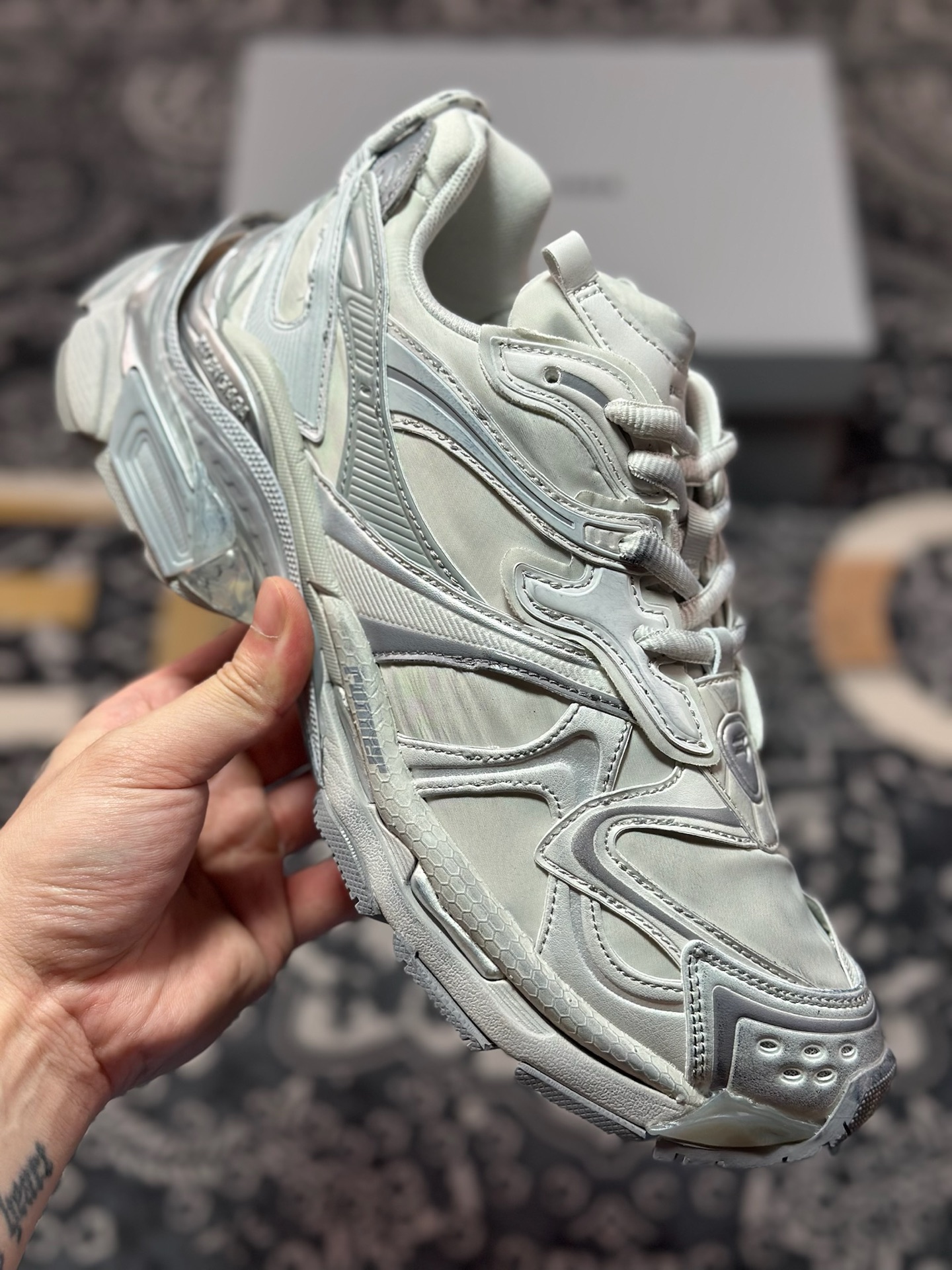 巴黎世家BALENCIAGA Runner Sneaker 3.0慢跑系列低帮复古慢跑鞋“解构拼色深灰银做旧3.0”779066 WRNNY 1180-High Quatity Cheap Brand wholesale wholesaler seller Clothes Bags handbags Sneakers Top Fashion Clothing Shoes from China Factory Chinese suppliers best Quality Beautiful Price 巴黎世家BALENCIAGA Runner Sneaker 3.0慢跑系列低帮复古慢跑鞋“解构拼色深灰银做旧3.0”779066 WRNNY 1180