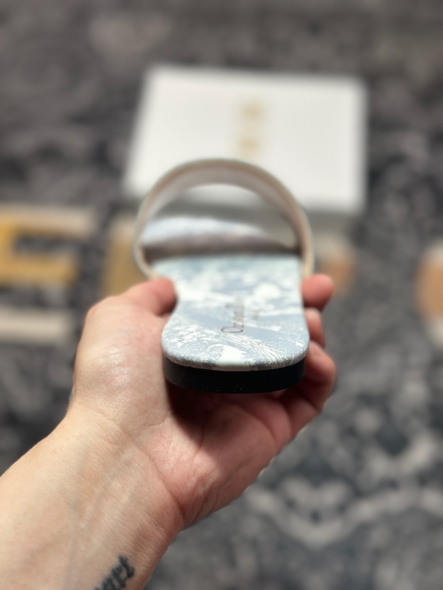 Dior迪奥 Dway Slide系列女士平底复古字母刺绣拼色平底露趾凉拖鞋-莆田鞋,莆田鞋货源,高仿鞋,高仿鞋货源,安福档口,莆田高仿鞋,莆田鞋批发,高仿鞋批发,莆田高仿运动鞋,高仿运动鞋,莆田运动鞋 Dior迪奥 Dway Slide系列女士平底复古字母刺绣拼色平底露趾凉拖鞋