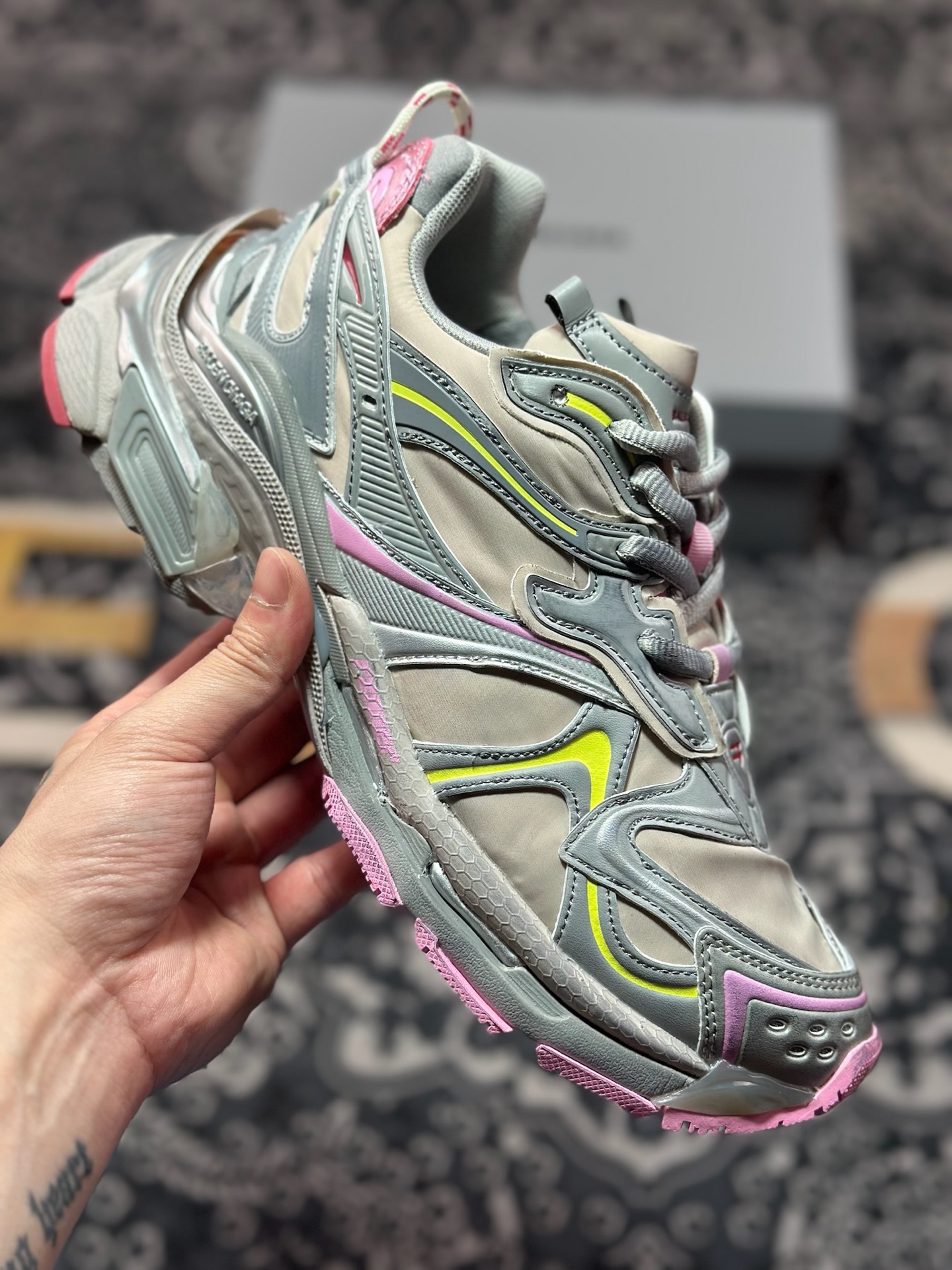 巴黎世家BALENCIAGA Runner Sneaker 3.0慢跑系列低帮复古野跑潮流姥爹慢跑鞋“解构拼色深灰粉黄做旧3.0” 779066 WRNNY 9175-莆田鞋,莆田鞋货源,高仿鞋,高仿鞋货源,安福档口,莆田高仿鞋,莆田鞋批发,高仿鞋批发,莆田高仿运动鞋,高仿运动鞋,莆田运动鞋 巴黎世家BALENCIAGA Runner Sneaker 3.0慢跑系列低帮复古野跑潮流姥爹慢跑鞋“解构拼色深灰粉黄做旧3.0” 779066 WRNNY 9175