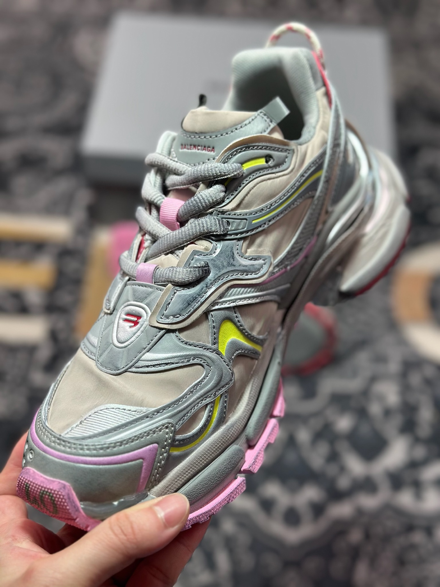 巴黎世家BALENCIAGA Runner Sneaker 3.0慢跑系列低帮复古野跑潮流姥爹慢跑鞋“解构拼色深灰粉黄做旧3.0” 779066 WRNNY 9175-莆田鞋,莆田鞋货源,高仿鞋,高仿鞋货源,安福档口,莆田高仿鞋,莆田鞋批发,高仿鞋批发,莆田高仿运动鞋,高仿运动鞋,莆田运动鞋 巴黎世家BALENCIAGA Runner Sneaker 3.0慢跑系列低帮复古野跑潮流姥爹慢跑鞋“解构拼色深灰粉黄做旧3.0” 779066 WRNNY 9175