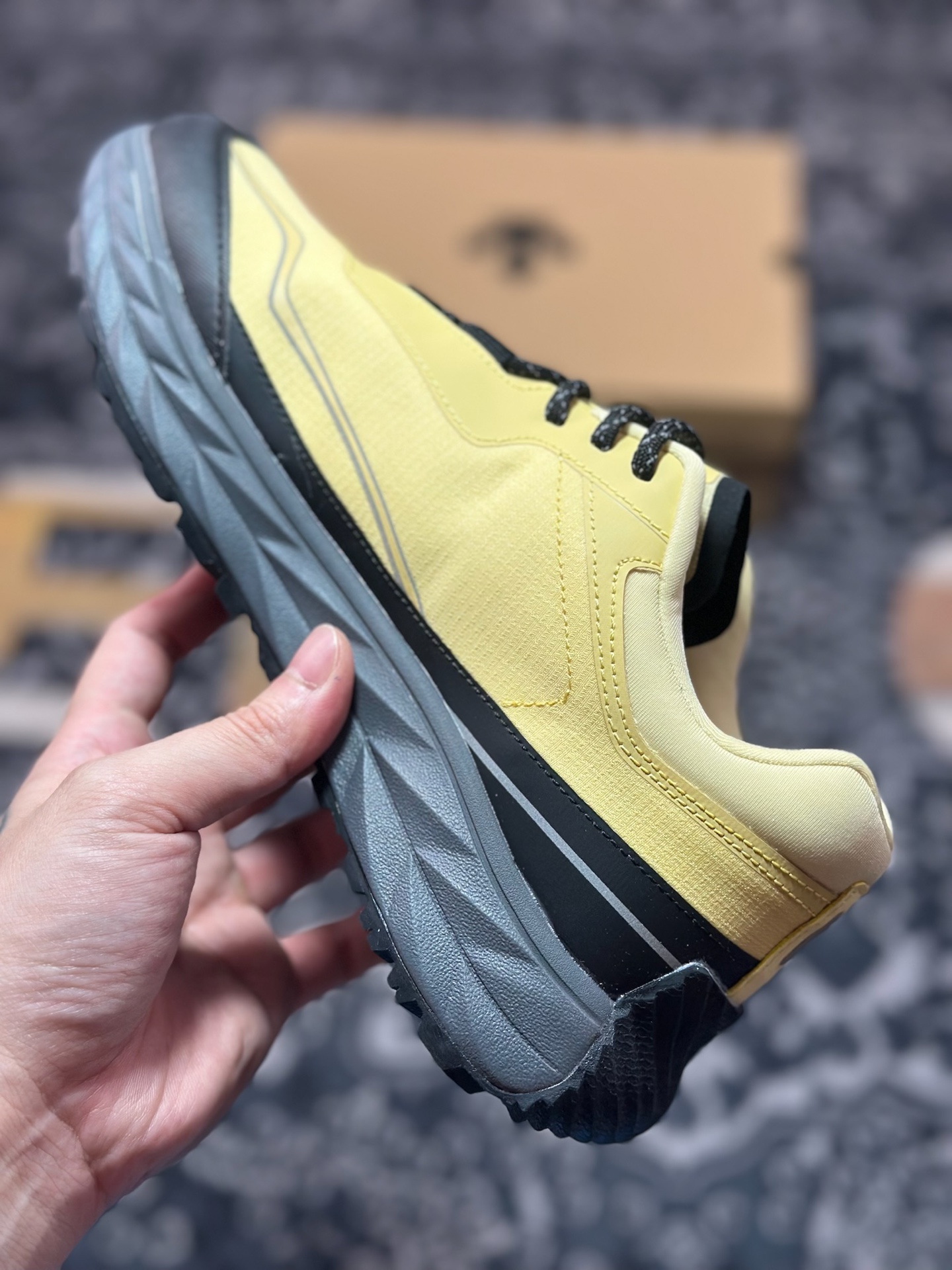 原装级别 DESCENTE迪桑特 TERRAIND轻盈缓震透气鞋面 SQ123LCR34-莆田鞋,莆田鞋货源,高仿鞋,高仿鞋货源,安福档口,莆田高仿鞋,莆田鞋批发,高仿鞋批发,莆田高仿运动鞋,高仿运动鞋,莆田运动鞋 原装级别 DESCENTE迪桑特 TERRAIND轻盈缓震透气鞋面 SQ123LCR34