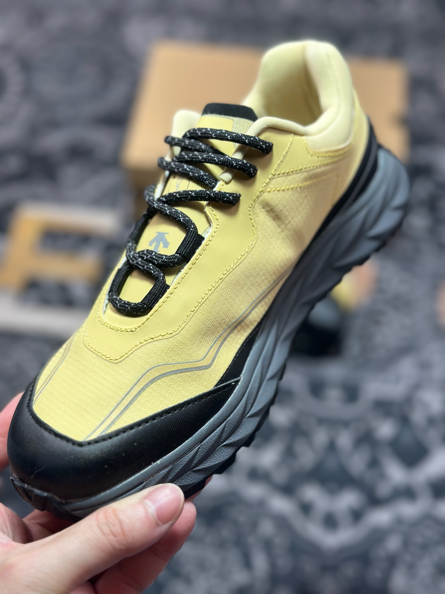 原装级别 DESCENTE迪桑特 TERRAIND轻盈缓震透气鞋面 SQ123LCR34-莆田鞋,莆田鞋货源,高仿鞋,高仿鞋货源,安福档口,莆田高仿鞋,莆田鞋批发,高仿鞋批发,莆田高仿运动鞋,高仿运动鞋,莆田运动鞋 原装级别 DESCENTE迪桑特 TERRAIND轻盈缓震透气鞋面 SQ123LCR34