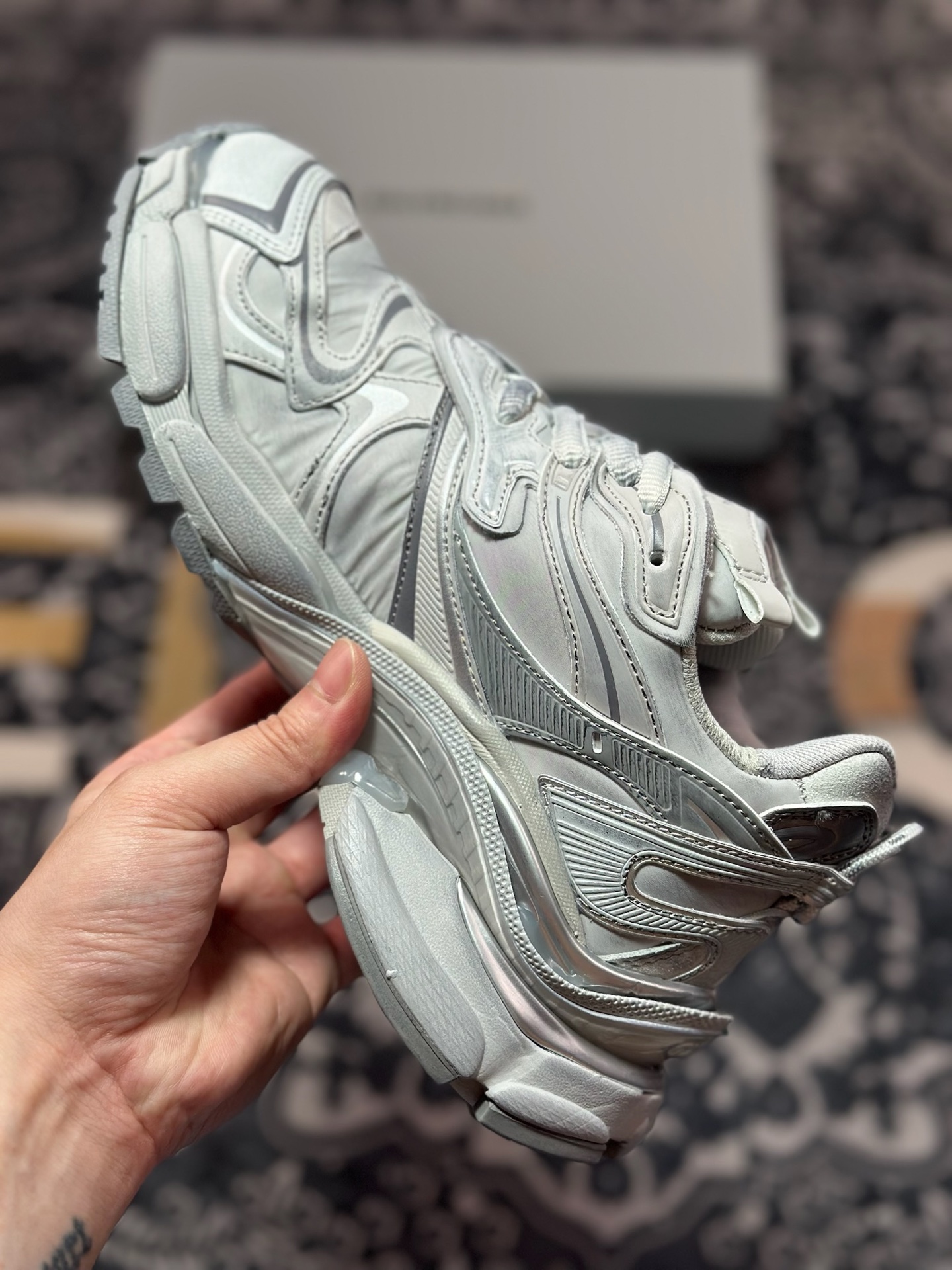 D2480 巴黎世家BALENCIAGA Runner Sneaker 3.0慢跑系列低帮运动慢跑鞋“解构拼色深灰银做旧3.0”779066 WRNNY 1180-Chinese UA Cheap High Quatity Brand Clothes Bags handbags Sneakers wholesale wholesaler seller from China Factory suppliers Fashion Clothing Shoes best Quality Beautiful Price D2480 巴黎世家BALENCIAGA Runner Sneaker 3.0慢跑系列低帮运动慢跑鞋“解构拼色深灰银做旧3.0”779066 WRNNY 1180
