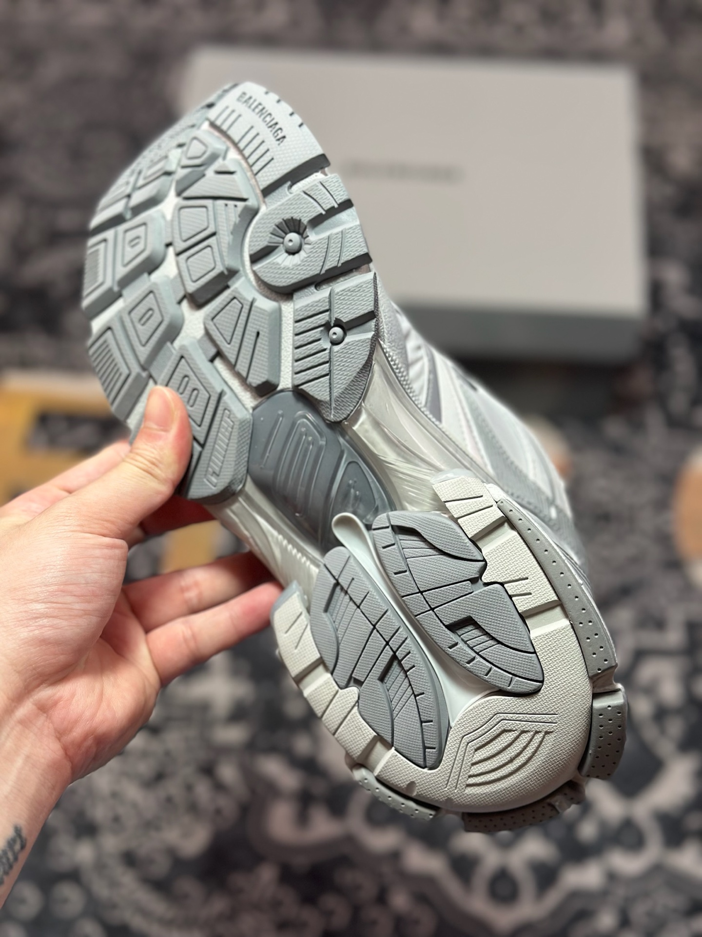 D2480 巴黎世家BALENCIAGA Runner Sneaker 3.0慢跑系列低帮运动慢跑鞋“解构拼色深灰银做旧3.0”779066 WRNNY 1180-Chinese UA Cheap High Quatity Brand Clothes Bags handbags Sneakers wholesale wholesaler seller from China Factory suppliers Fashion Clothing Shoes best Quality Beautiful Price D2480 巴黎世家BALENCIAGA Runner Sneaker 3.0慢跑系列低帮运动慢跑鞋“解构拼色深灰银做旧3.0”779066 WRNNY 1180