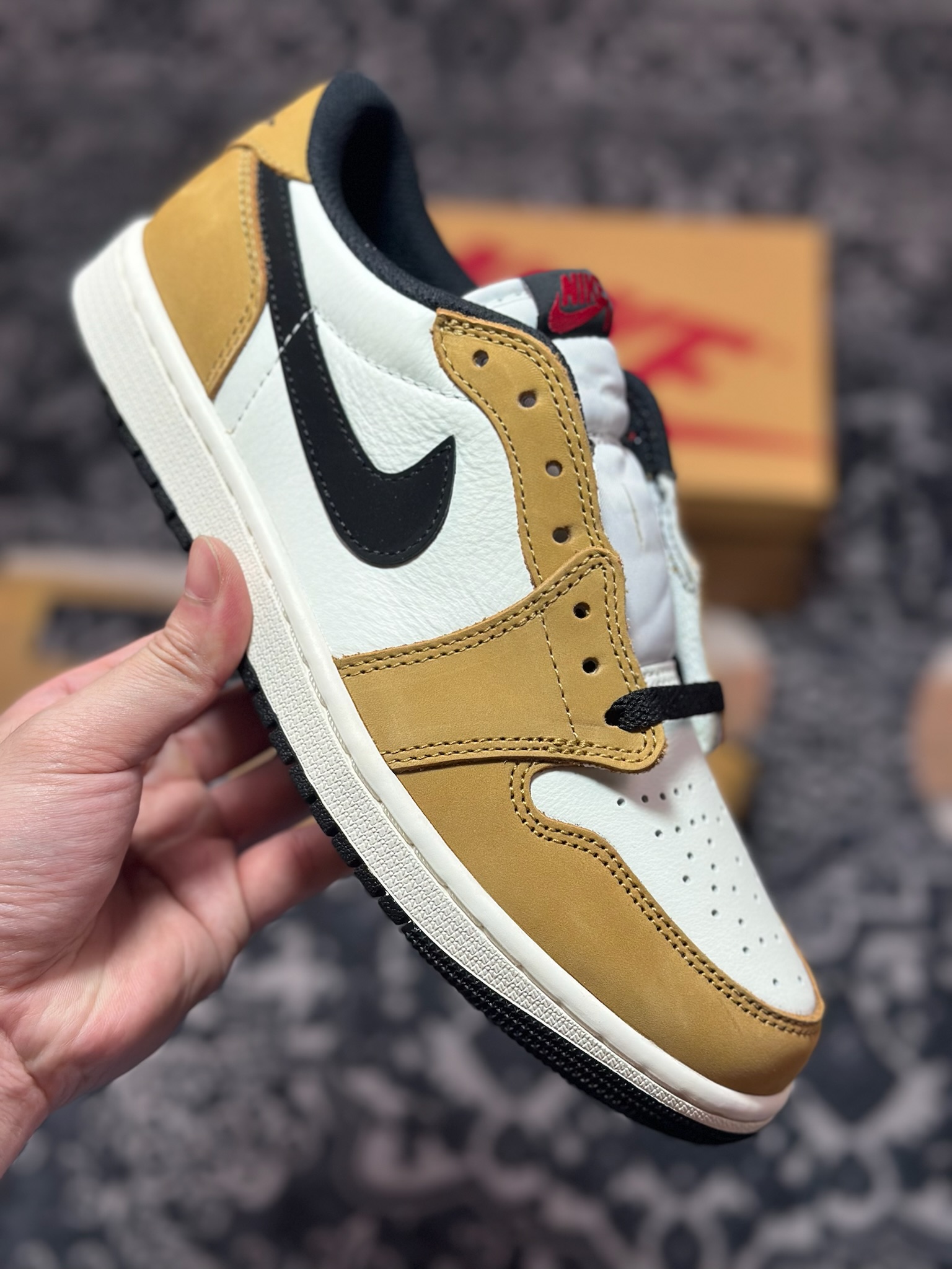 B5300 优选 原装级别 Air Jordan 1 Retro Low 新秀小麦 CZ0790-107-Chinese UA Cheap High Quatity Brand Clothes Bags handbags Sneakers wholesale wholesaler seller from China Factory suppliers Fashion Clothing Shoes best Quality Beautiful Price B5300 优选 原装级别 Air Jordan 1 Retro Low 新秀小麦 CZ0790-107