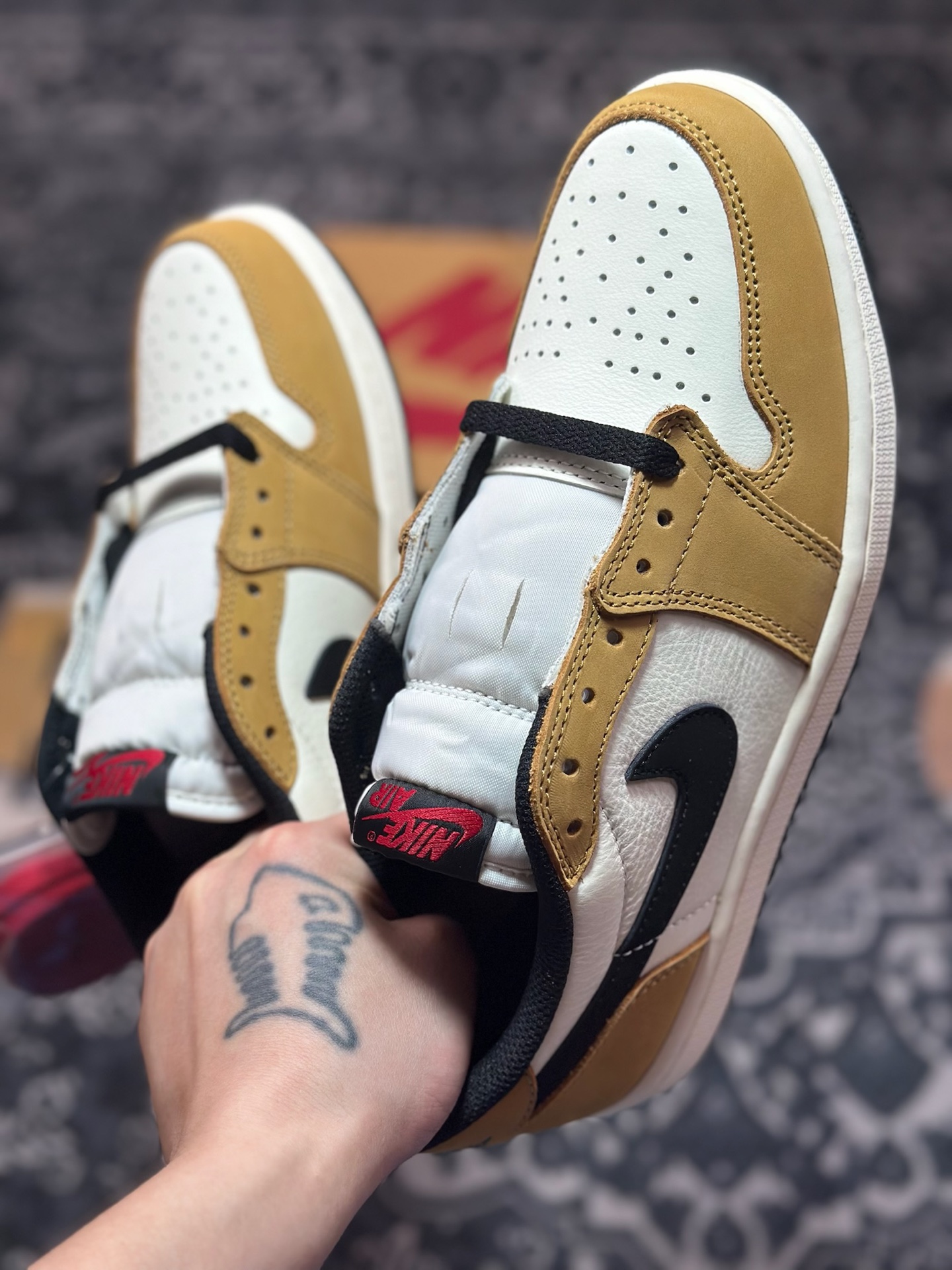 B5300 优选 原装级别 Air Jordan 1 Retro Low 新秀小麦 CZ0790-107-Chinese UA Cheap High Quatity Brand Clothes Bags handbags Sneakers wholesale wholesaler seller from China Factory suppliers Fashion Clothing Shoes best Quality Beautiful Price B5300 优选 原装级别 Air Jordan 1 Retro Low 新秀小麦 CZ0790-107