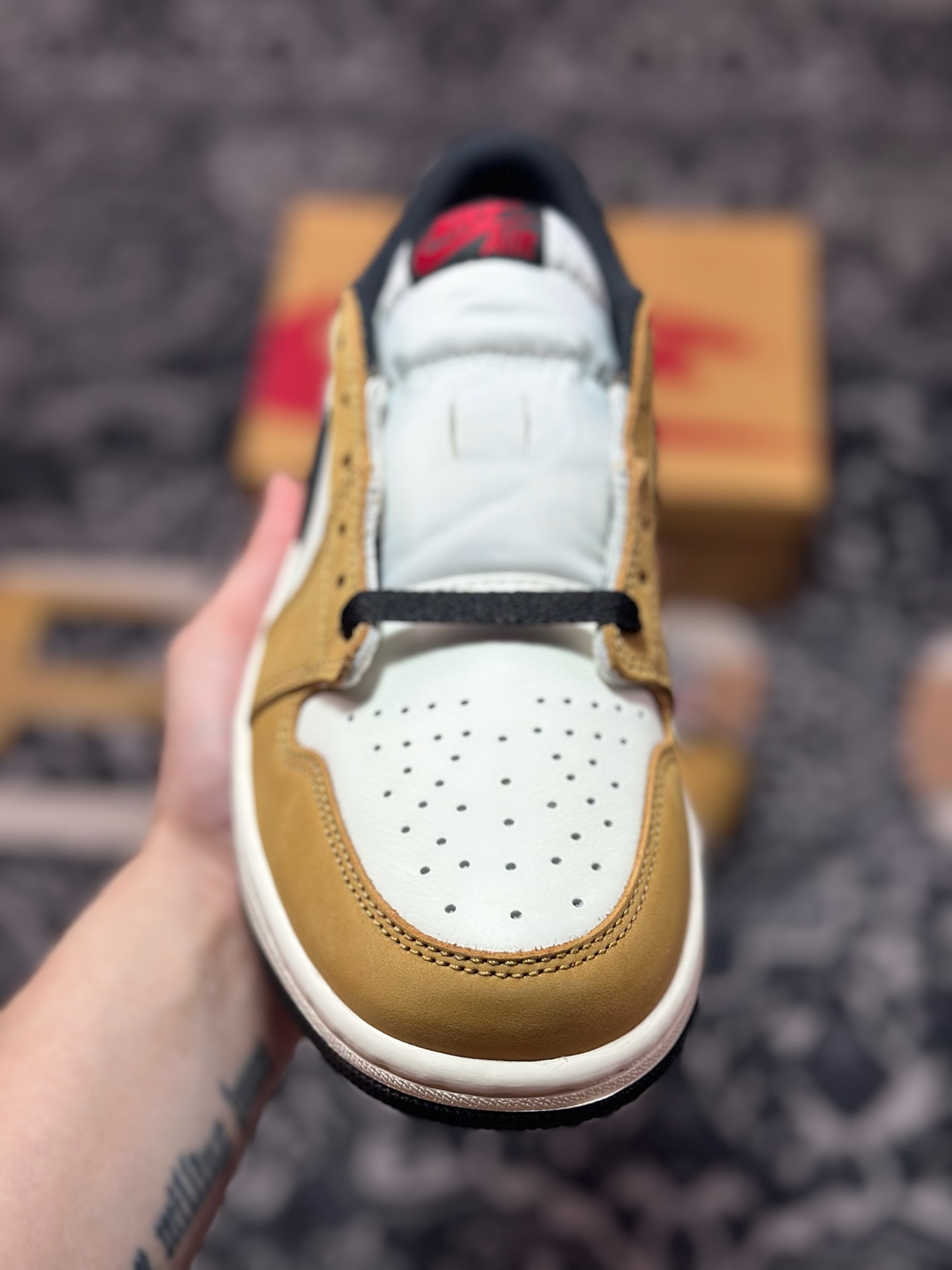 B5300 优选 原装级别 Air Jordan 1 Retro Low 新秀小麦 CZ0790-107-Chinese UA Cheap High Quatity Brand Clothes Bags handbags Sneakers wholesale wholesaler seller from China Factory suppliers Fashion Clothing Shoes best Quality Beautiful Price B5300 优选 原装级别 Air Jordan 1 Retro Low 新秀小麦 CZ0790-107
