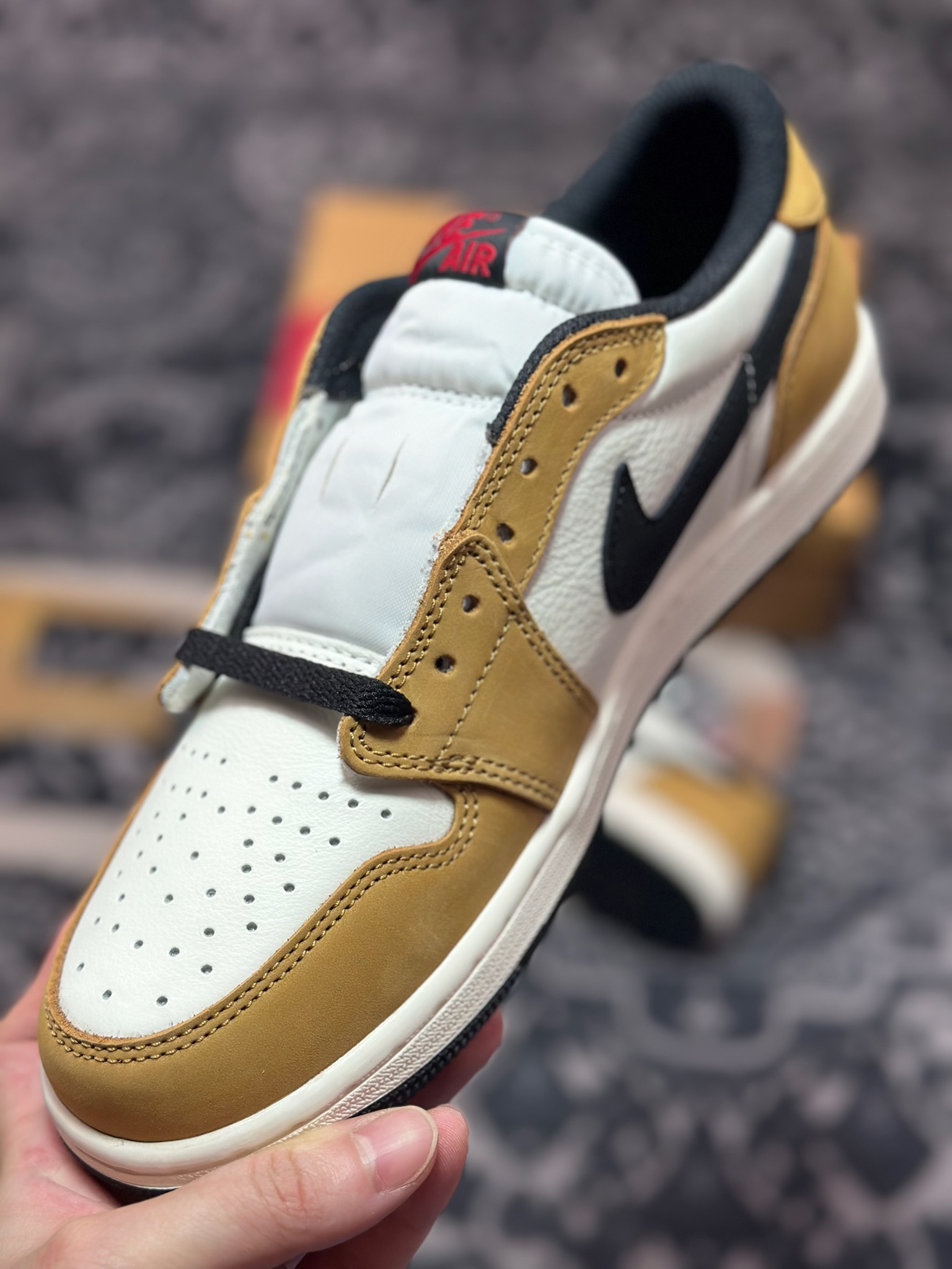 B5300 优选 原装级别 Air Jordan 1 Retro Low 新秀小麦 CZ0790-107-Chinese UA Cheap High Quatity Brand Clothes Bags handbags Sneakers wholesale wholesaler seller from China Factory suppliers Fashion Clothing Shoes best Quality Beautiful Price B5300 优选 原装级别 Air Jordan 1 Retro Low 新秀小麦 CZ0790-107