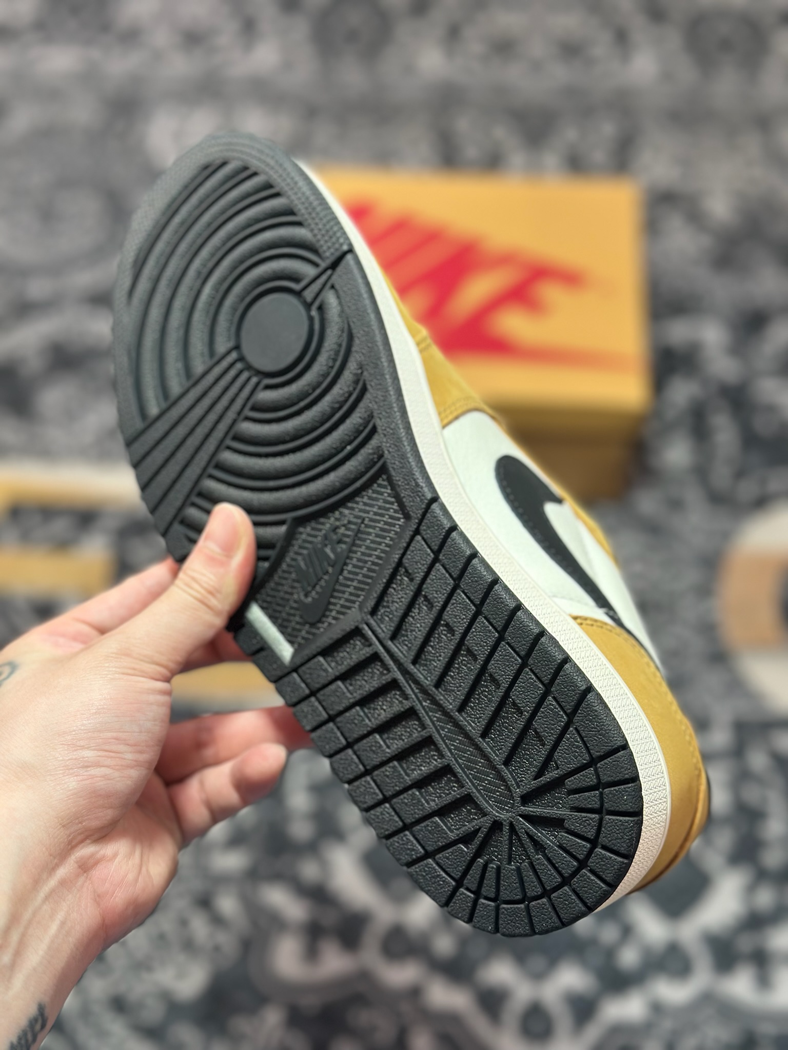 B5300 优选 原装级别 Air Jordan 1 Retro Low 新秀小麦 CZ0790-107-Chinese UA Cheap High Quatity Brand Clothes Bags handbags Sneakers wholesale wholesaler seller from China Factory suppliers Fashion Clothing Shoes best Quality Beautiful Price B5300 优选 原装级别 Air Jordan 1 Retro Low 新秀小麦 CZ0790-107