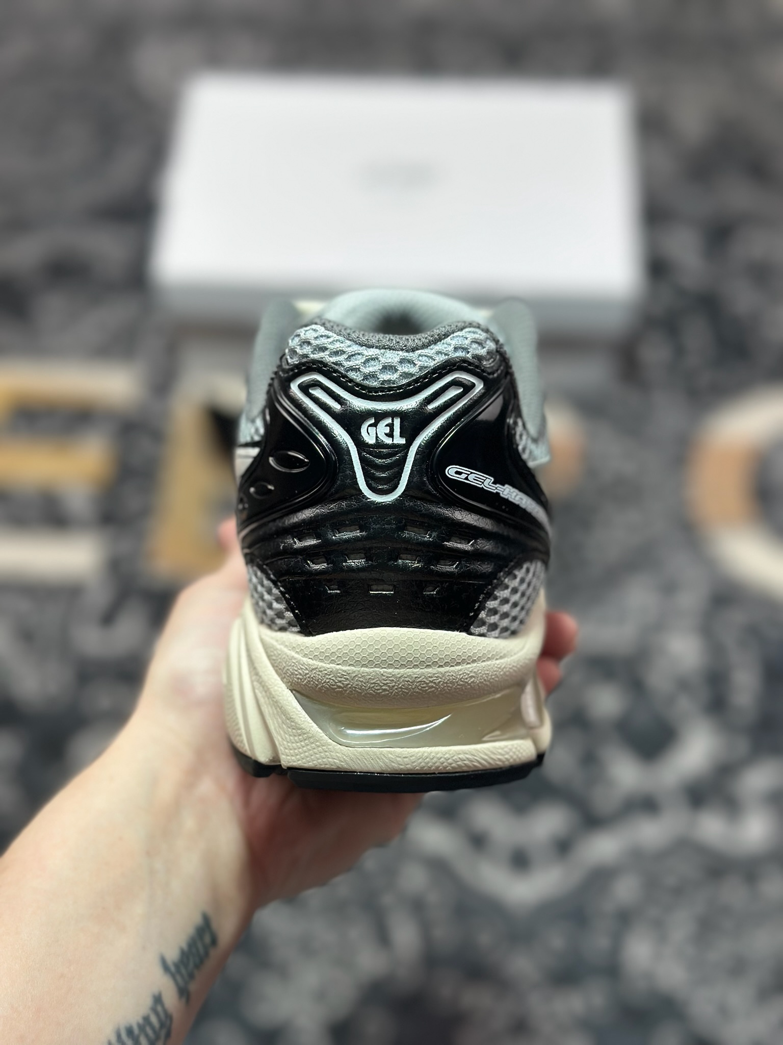 A9220 原装级别 Asics 亚瑟士 GEL-Kayano 14 低帮运动休闲跑步鞋 1201A935-001