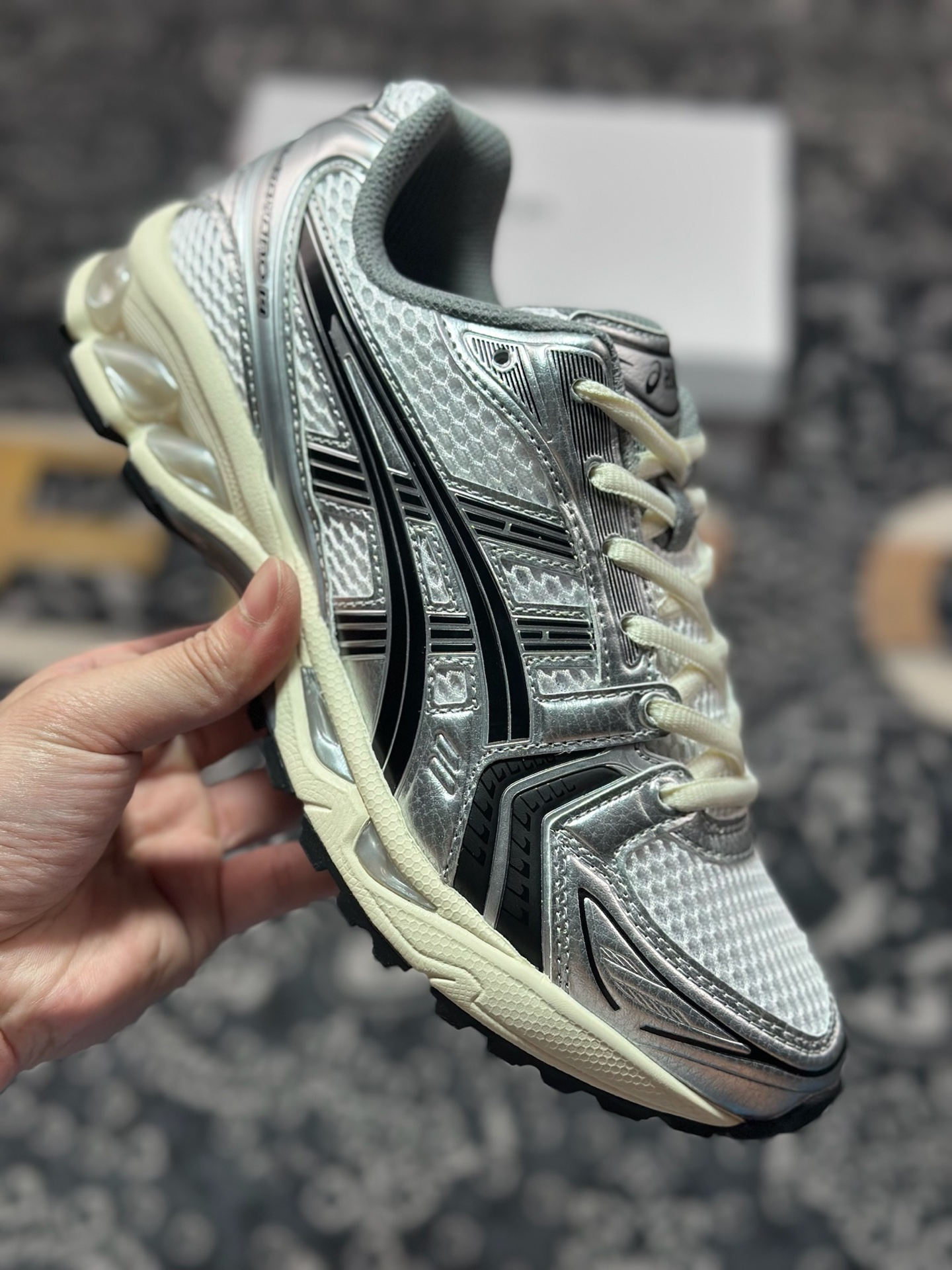 A9220 原装级别 Asics 亚瑟士 GEL-Kayano 14 低帮运动休闲跑步鞋 1201A457-101-Chinese UA Cheap High Quatity Brand Clothes Bags handbags Sneakers wholesale wholesaler seller from China Factory suppliers Fashion Clothing Shoes best Quality Beautiful Price A9220 原装级别 Asics 亚瑟士 GEL-Kayano 14 低帮运动休闲跑步鞋 1201A457-101