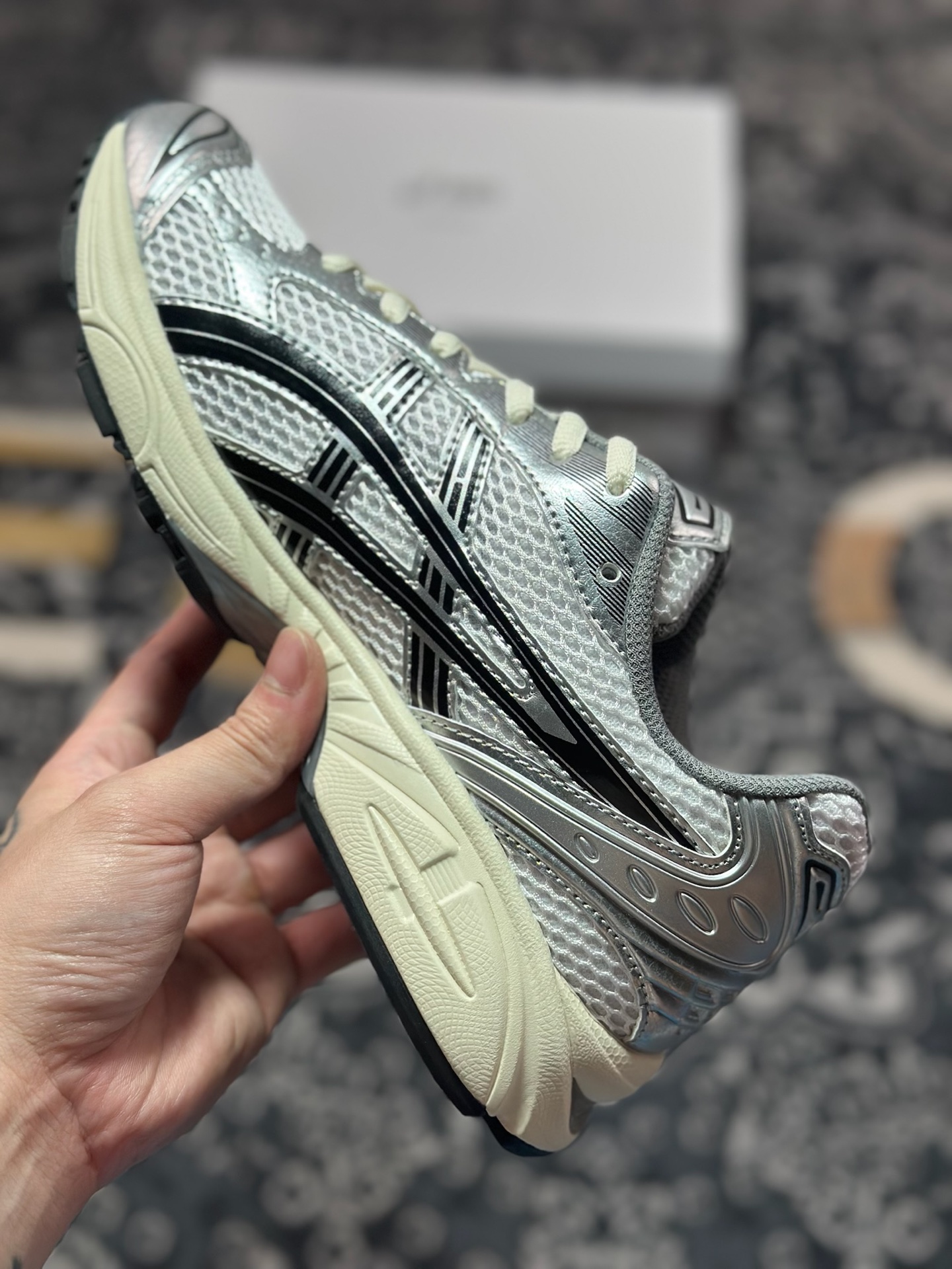A9220 原装级别 Asics 亚瑟士 GEL-Kayano 14 低帮运动休闲跑步鞋 1201A457-101-Chinese UA Cheap High Quatity Brand Clothes Bags handbags Sneakers wholesale wholesaler seller from China Factory suppliers Fashion Clothing Shoes best Quality Beautiful Price A9220 原装级别 Asics 亚瑟士 GEL-Kayano 14 低帮运动休闲跑步鞋 1201A457-101