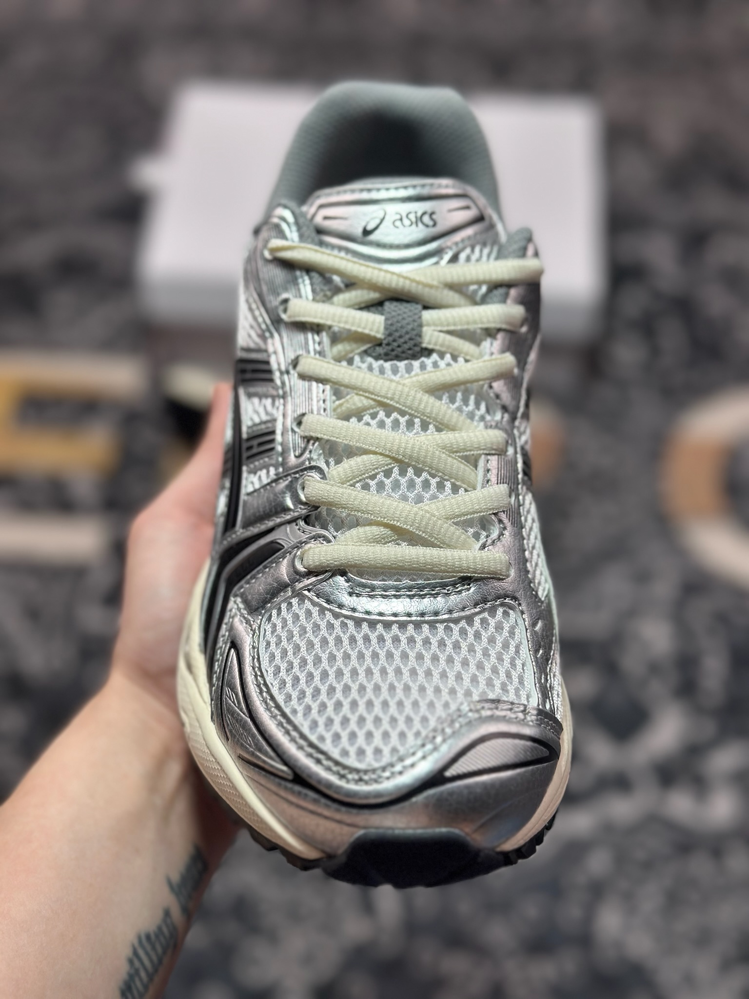 A9220 原装级别 Asics 亚瑟士 GEL-Kayano 14 低帮运动休闲跑步鞋 1201A457-101-Chinese UA Cheap High Quatity Brand Clothes Bags handbags Sneakers wholesale wholesaler seller from China Factory suppliers Fashion Clothing Shoes best Quality Beautiful Price A9220 原装级别 Asics 亚瑟士 GEL-Kayano 14 低帮运动休闲跑步鞋 1201A457-101