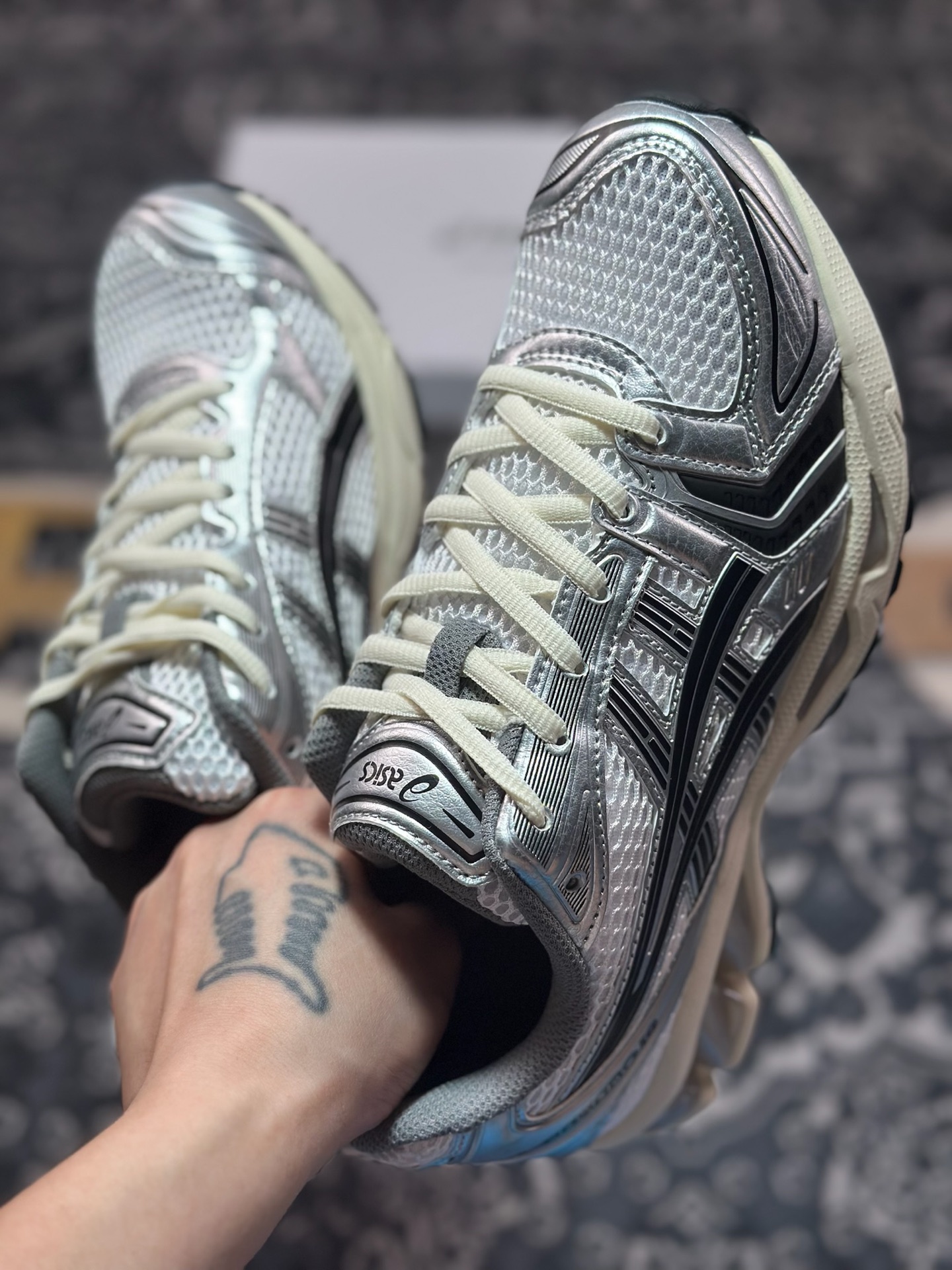 A9220 原装级别 Asics 亚瑟士 GEL-Kayano 14 低帮运动休闲跑步鞋 1201A457-101-Chinese UA Cheap High Quatity Brand Clothes Bags handbags Sneakers wholesale wholesaler seller from China Factory suppliers Fashion Clothing Shoes best Quality Beautiful Price A9220 原装级别 Asics 亚瑟士 GEL-Kayano 14 低帮运动休闲跑步鞋 1201A457-101