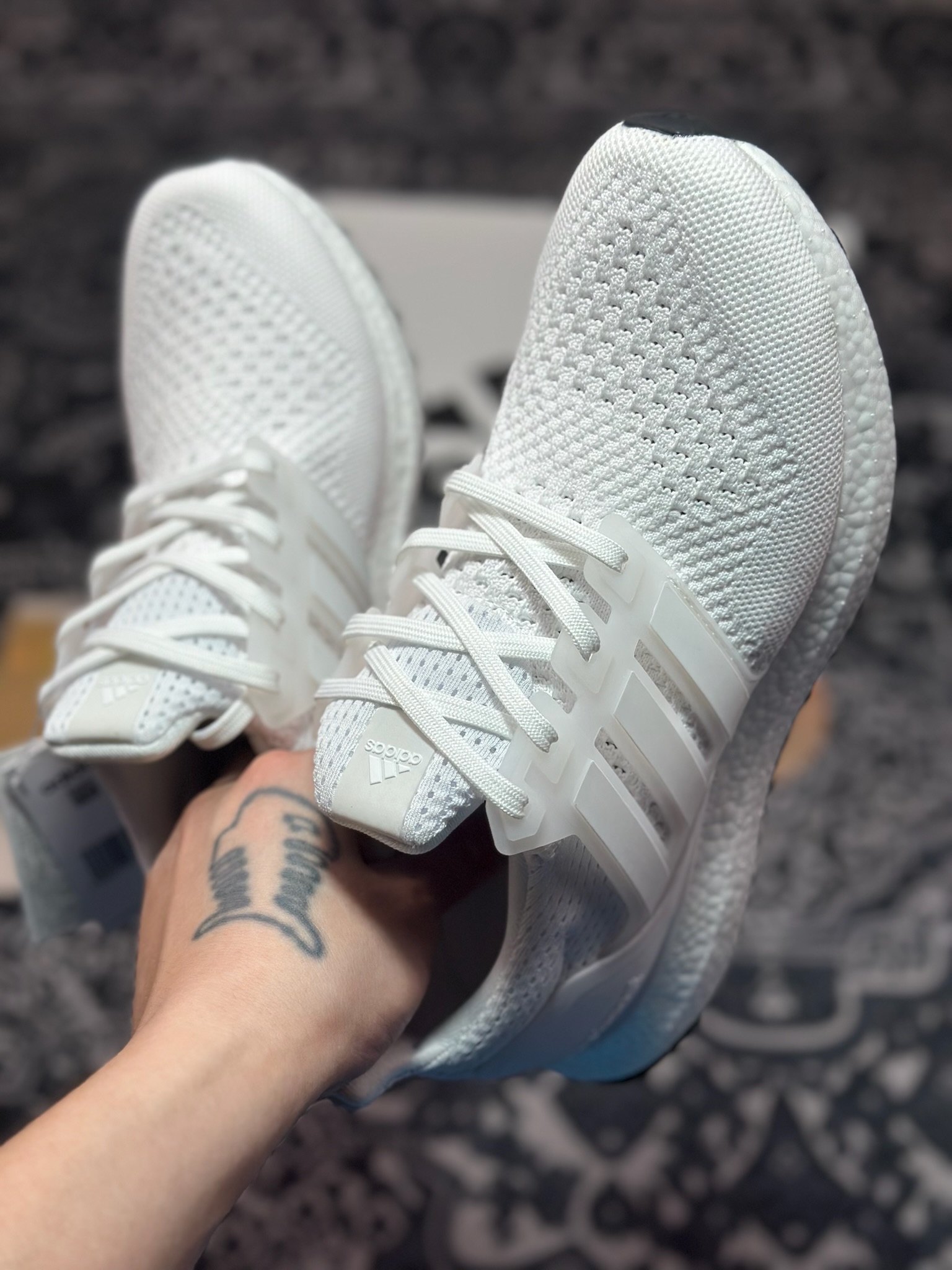 A6200 原装级别 adidas Ultraboost 1.0 厚底 抗扭转 舒适潮流减震 中帮 休闲训练长跑跑步鞋 男女款 黑白 HQ4202-Chinese UA Cheap High Quatity Brand Clothes Bags handbags Sneakers wholesale wholesaler seller from China Factory suppliers Fashion Clothing Shoes best Quality Beautiful Price A6200 原装级别 adidas Ultraboost 1.0 厚底 抗扭转 舒适潮流减震 中帮 休闲训练长跑跑步鞋 男女款 黑白 HQ4202