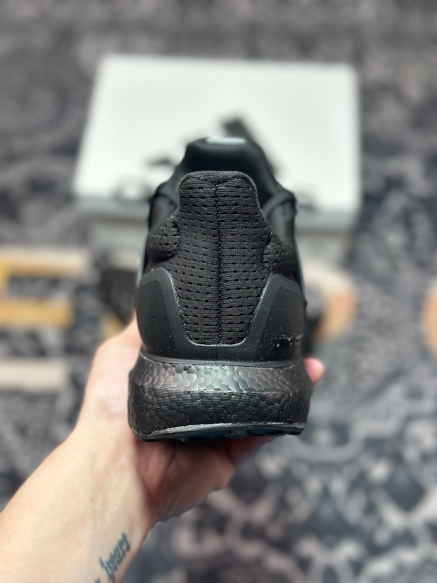A6200 原装级别 adidas Ultraboost 1.0 厚底 抗扭转 舒适潮流减震 中帮 休闲训练长跑跑步鞋 男女款 黑白 HQ4199-Chinese UA Cheap High Quatity Brand Clothes Bags handbags Sneakers wholesale wholesaler seller from China Factory suppliers Fashion Clothing Shoes best Quality Beautiful Price A6200 原装级别 adidas Ultraboost 1.0 厚底 抗扭转 舒适潮流减震 中帮 休闲训练长跑跑步鞋 男女款 黑白 HQ4199