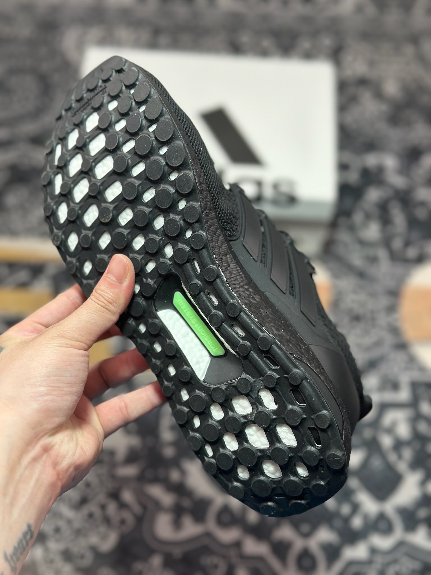 A6200 原装级别 adidas Ultraboost 1.0 厚底 抗扭转 舒适潮流减震 中帮 休闲训练长跑跑步鞋 男女款 黑白 HQ4199-Chinese UA Cheap High Quatity Brand Clothes Bags handbags Sneakers wholesale wholesaler seller from China Factory suppliers Fashion Clothing Shoes best Quality Beautiful Price A6200 原装级别 adidas Ultraboost 1.0 厚底 抗扭转 舒适潮流减震 中帮 休闲训练长跑跑步鞋 男女款 黑白 HQ4199