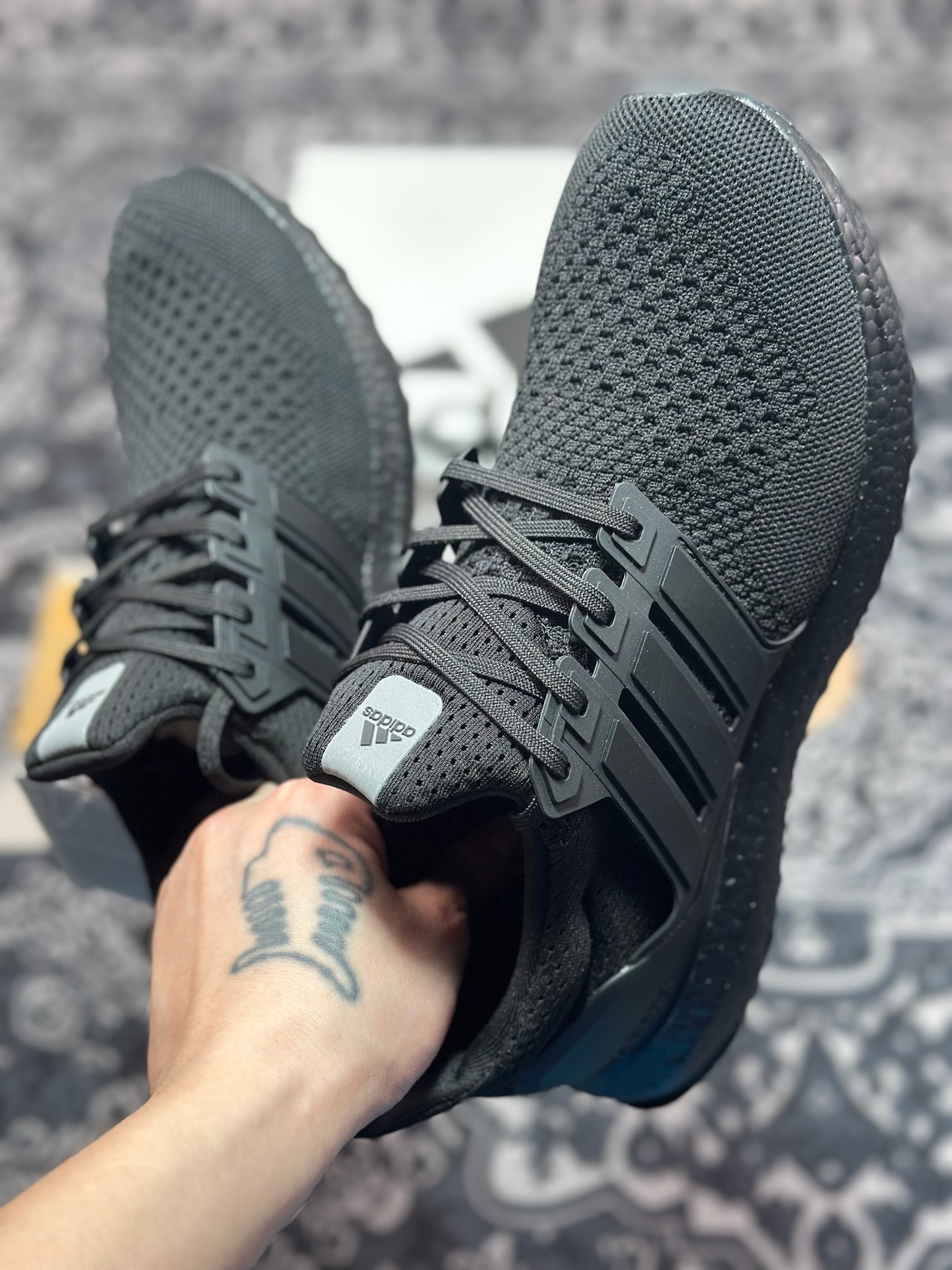 A6200 原装级别 adidas Ultraboost 1.0 厚底 抗扭转 舒适潮流减震 中帮 休闲训练长跑跑步鞋 男女款 黑白 HQ4199-Chinese UA Cheap High Quatity Brand Clothes Bags handbags Sneakers wholesale wholesaler seller from China Factory suppliers Fashion Clothing Shoes best Quality Beautiful Price A6200 原装级别 adidas Ultraboost 1.0 厚底 抗扭转 舒适潮流减震 中帮 休闲训练长跑跑步鞋 男女款 黑白 HQ4199