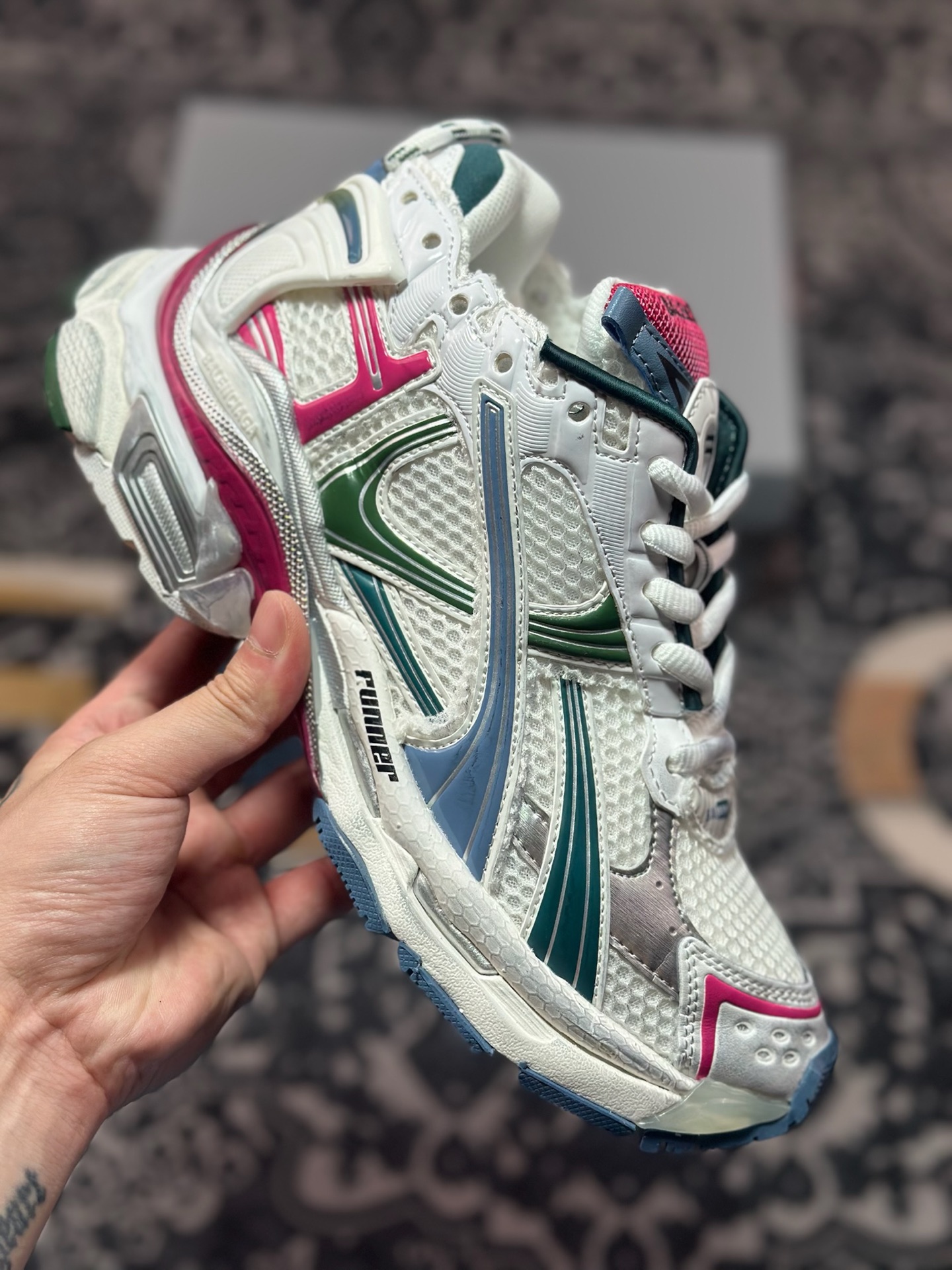 D2480 巴黎世家BALENCIAGA Runner Sneaker 2.0慢跑系列低帮复古慢跑鞋“2.0解构破坏白绿蓝粉” 772767 W3RMU 9934-Chinese UA Cheap High Quatity Brand Clothes Bags handbags Sneakers wholesale wholesaler seller from China Factory suppliers Fashion Clothing Shoes best Quality Beautiful Price D2480 巴黎世家BALENCIAGA Runner Sneaker 2.0慢跑系列低帮复古慢跑鞋“2.0解构破坏白绿蓝粉” 772767 W3RMU 9934