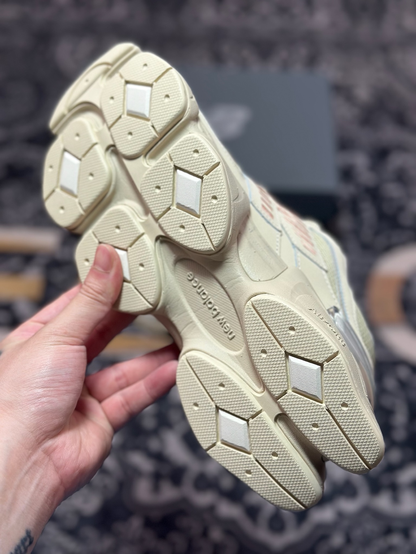 A8220 原装级别 New Balance NB9060 复古休闲运动杏白枣红 U9060ZGC