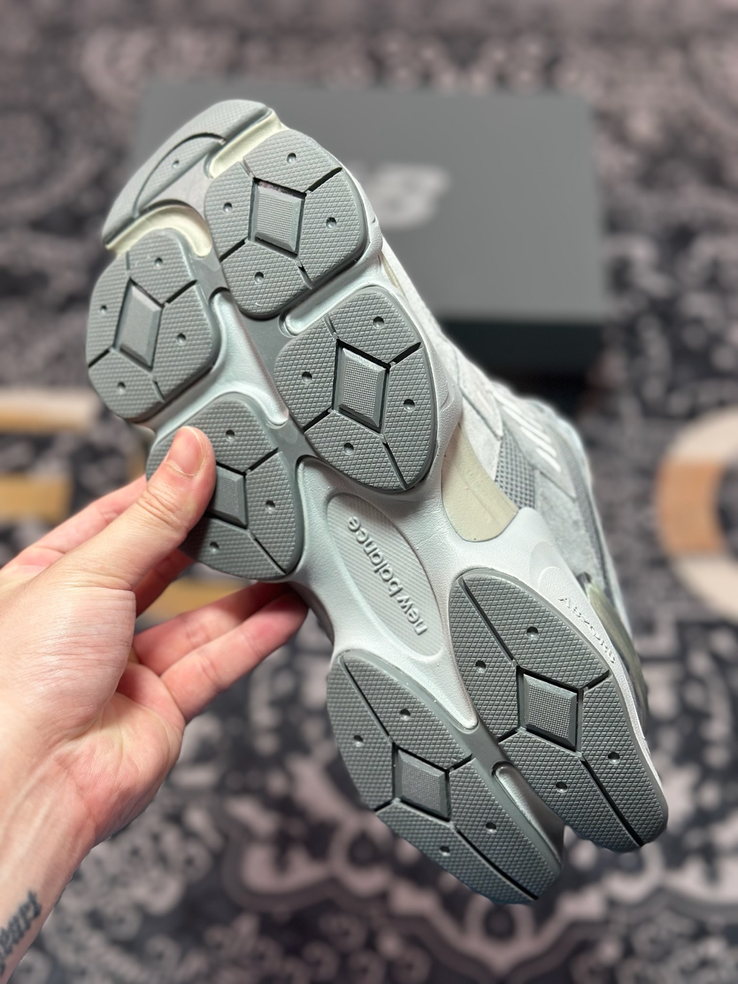 A8220 原装级别 New Balance NB9060 复古休闲运动深灰 U9060GG-Chinese UA Cheap High Quatity Brand Clothes Bags handbags Sneakers wholesale wholesaler seller from China Factory suppliers Fashion Clothing Shoes best Quality Beautiful Price A8220 原装级别 New Balance NB9060 复古休闲运动深灰 U9060GG