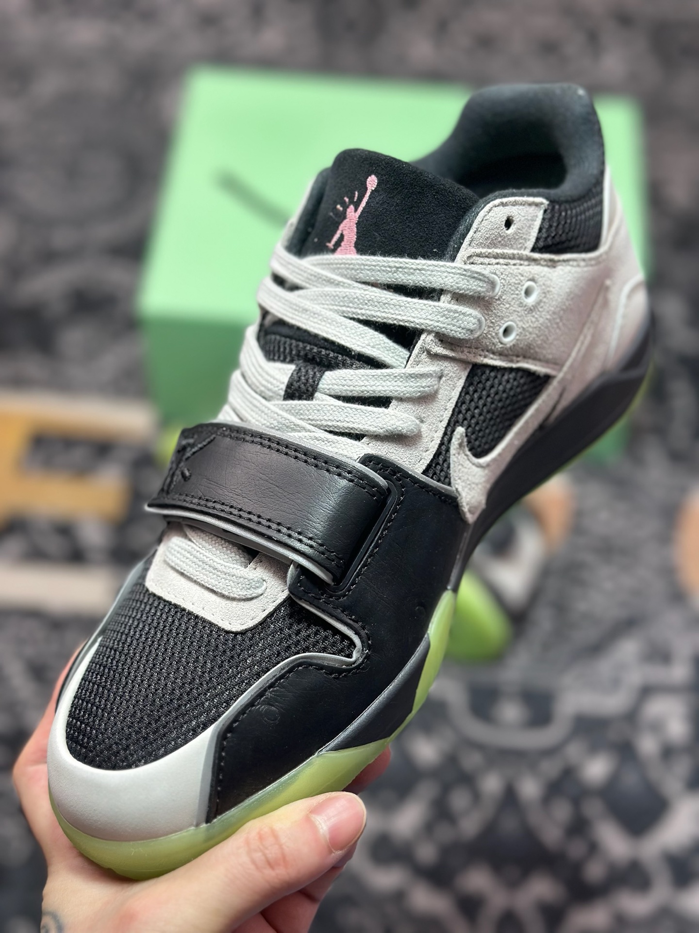 B2260 原装级别 Travis Scott x Jordan Cut The Check AJ1 乔1倒勾魔术贴 时尚篮球鞋 IH7971-001