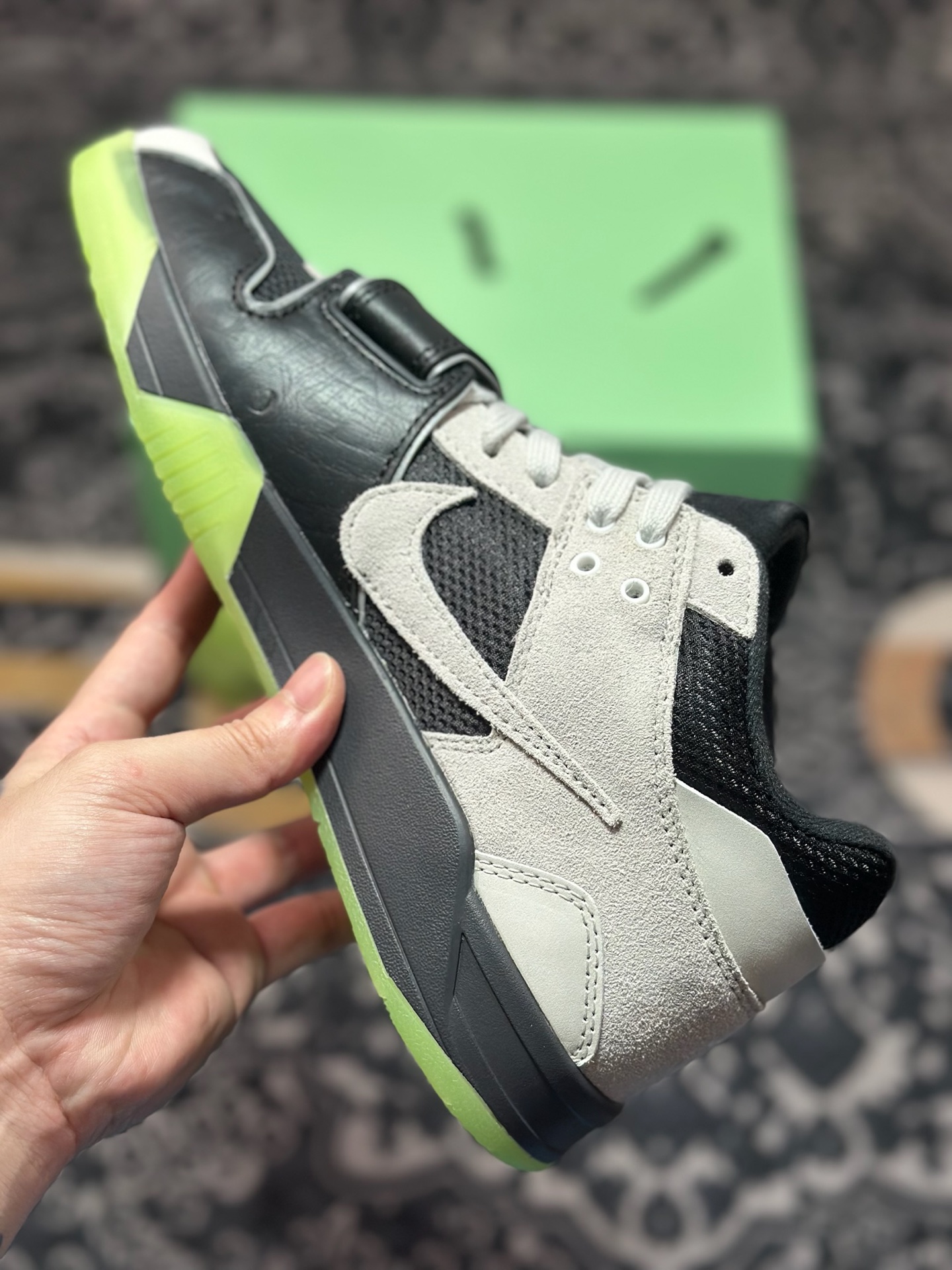 B2260 原装级别 Travis Scott x Jordan Cut The Check AJ1 乔1倒勾魔术贴 时尚篮球鞋 IH7971-001