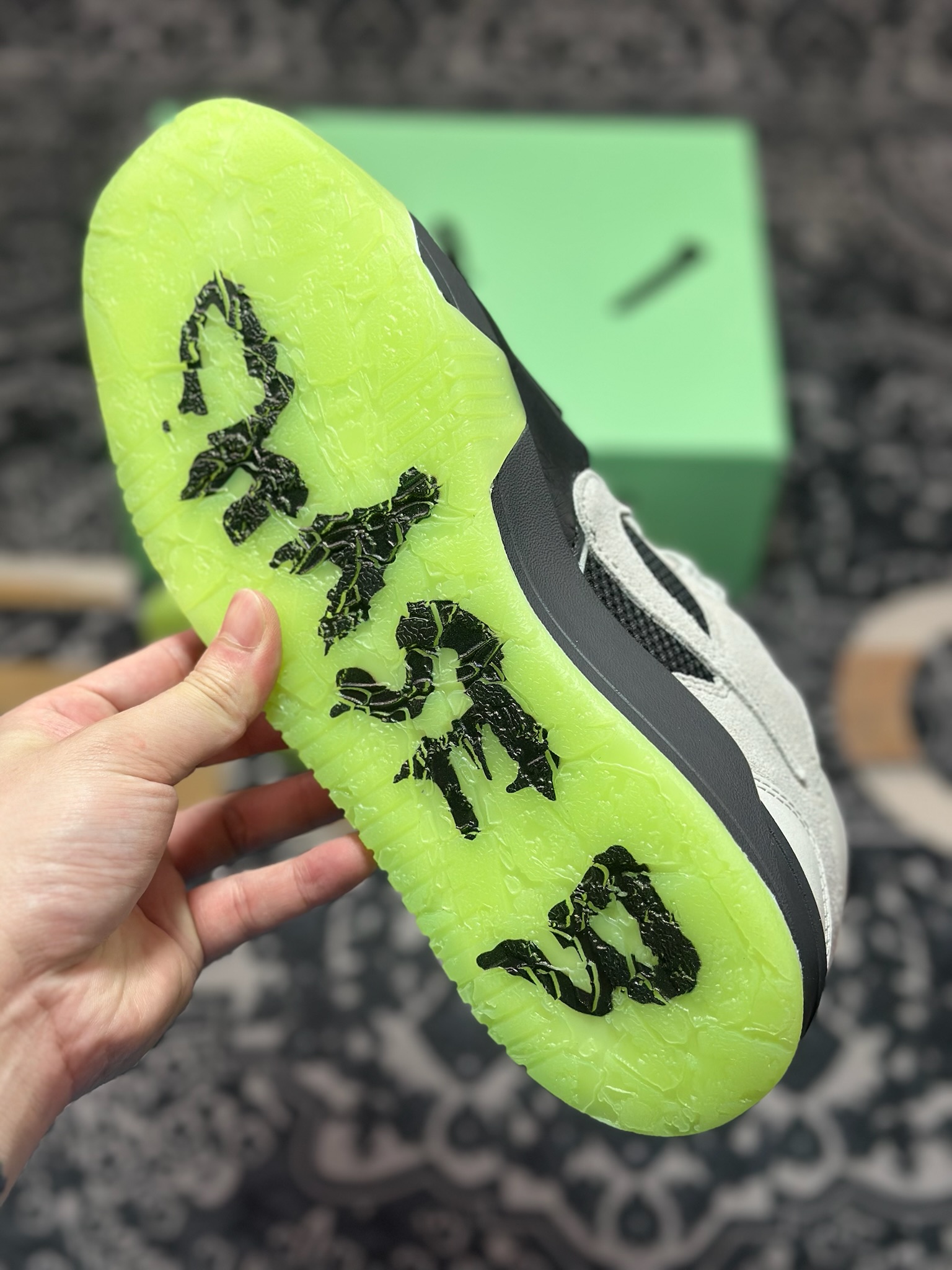 B2260 原装级别 Travis Scott x Jordan Cut The Check AJ1 乔1倒勾魔术贴 时尚篮球鞋 IH7971-001