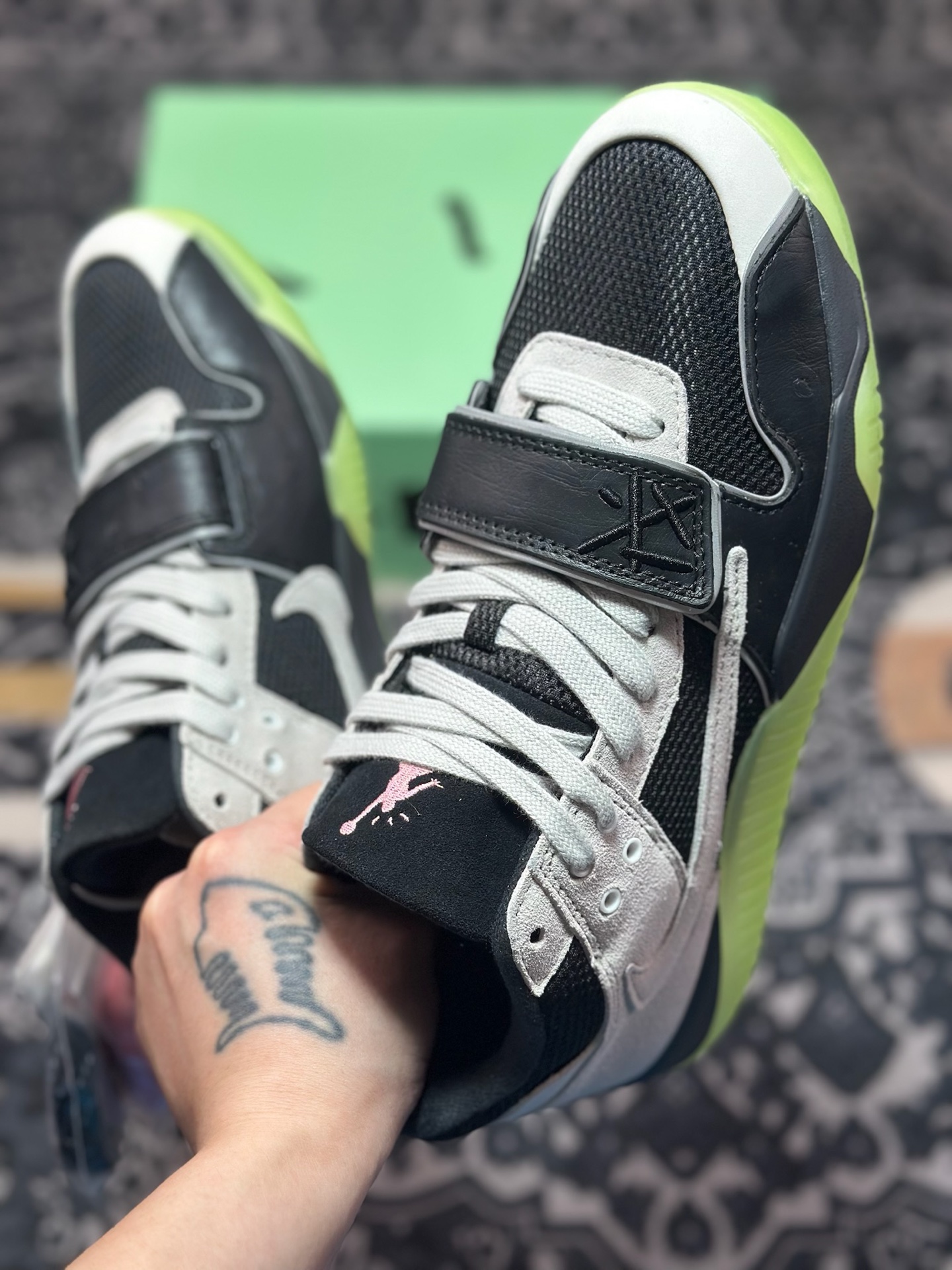 B2260 原装级别 Travis Scott x Jordan Cut The Check AJ1 乔1倒勾魔术贴 时尚篮球鞋 IH7971-001