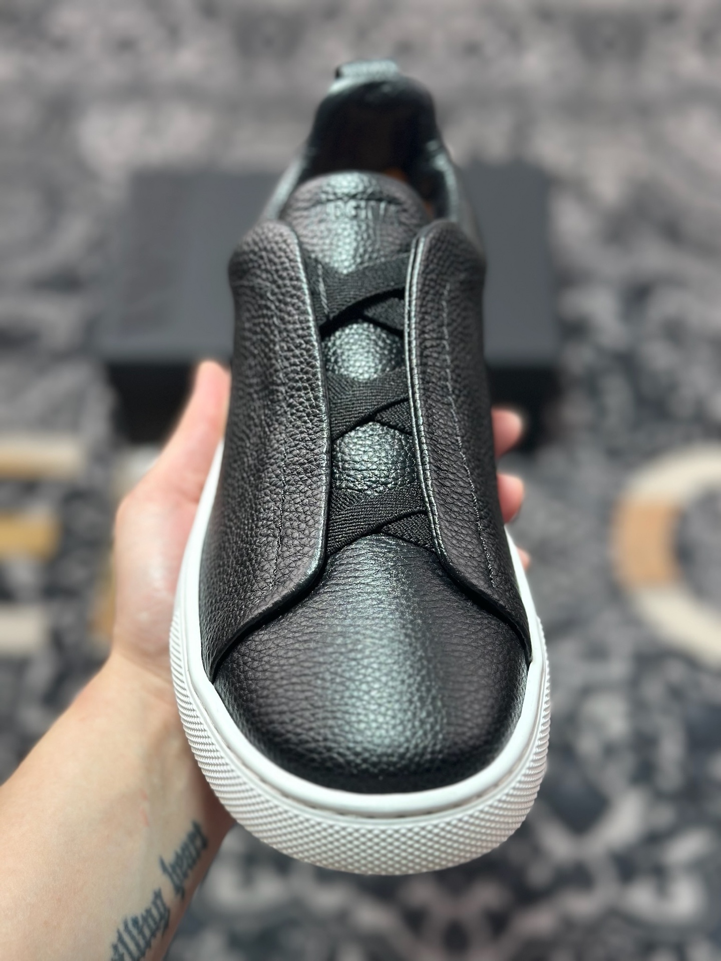 C7430 杰尼亚TIZIANO 低帮运动鞋 这款Tiziano 低帮运动鞋摔花纹牛皮制成-Chinese UA Cheap High Quatity Brand Clothes Bags handbags Sneakers wholesale wholesaler seller from China Factory suppliers Fashion Clothing Shoes best Quality Beautiful Price C7430 杰尼亚TIZIANO 低帮运动鞋 这款Tiziano 低帮运动鞋摔花纹牛皮制成