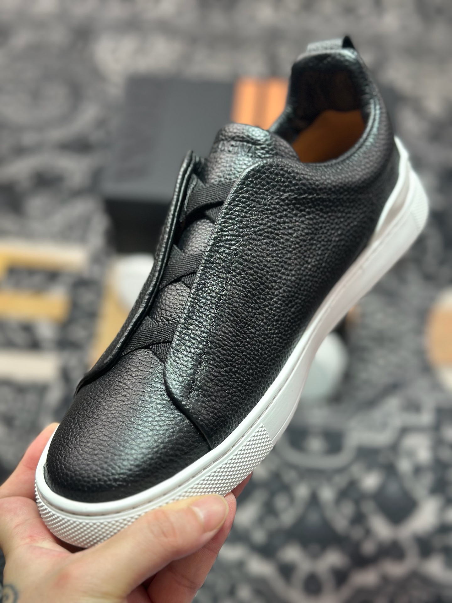 C7430 杰尼亚TIZIANO 低帮运动鞋 这款Tiziano 低帮运动鞋摔花纹牛皮制成-Chinese UA Cheap High Quatity Brand Clothes Bags handbags Sneakers wholesale wholesaler seller from China Factory suppliers Fashion Clothing Shoes best Quality Beautiful Price C7430 杰尼亚TIZIANO 低帮运动鞋 这款Tiziano 低帮运动鞋摔花纹牛皮制成