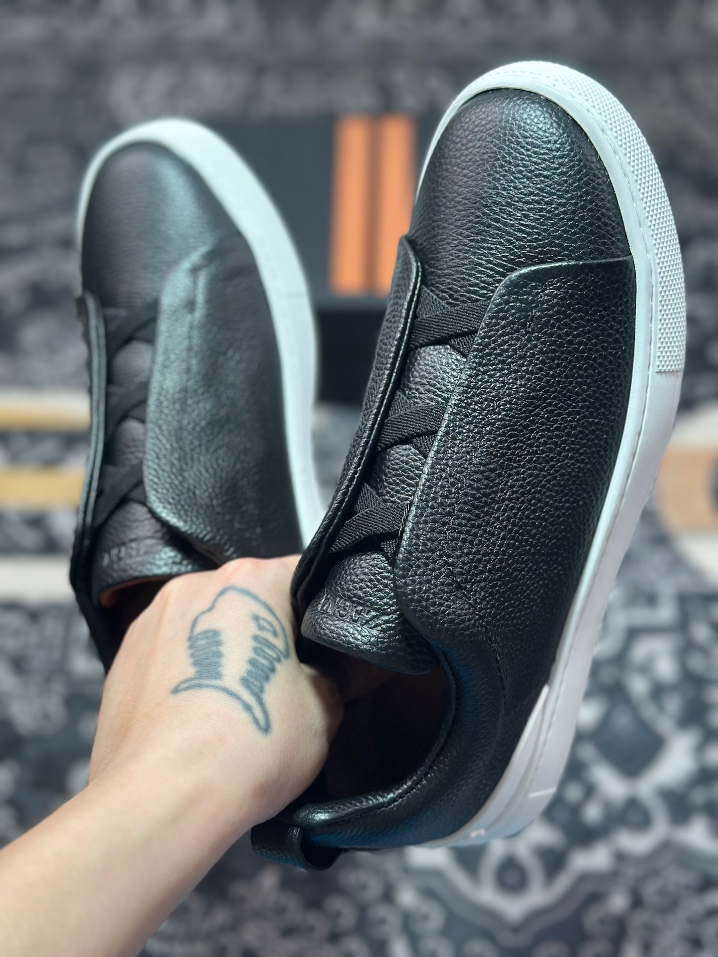 C7430 杰尼亚TIZIANO 低帮运动鞋 这款Tiziano 低帮运动鞋摔花纹牛皮制成-Chinese UA Cheap High Quatity Brand Clothes Bags handbags Sneakers wholesale wholesaler seller from China Factory suppliers Fashion Clothing Shoes best Quality Beautiful Price C7430 杰尼亚TIZIANO 低帮运动鞋 这款Tiziano 低帮运动鞋摔花纹牛皮制成